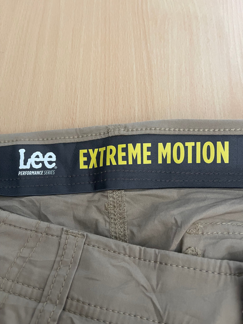 Lee Extreme Motion Men’s Cargo Shorts W34 Beige