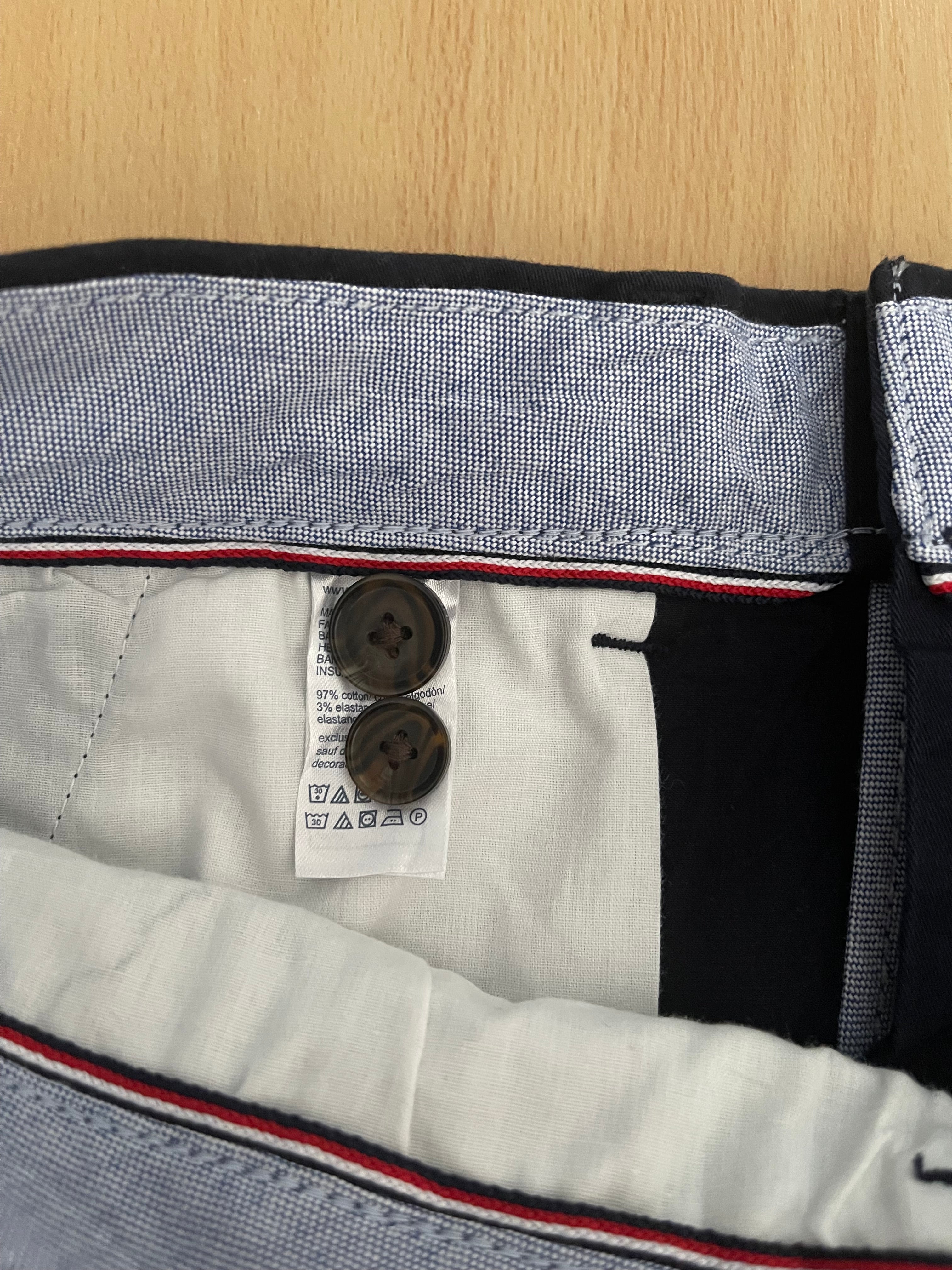 Tommy Hilfiger Men’s Shorts W36 – Navy Blue – With Pockets