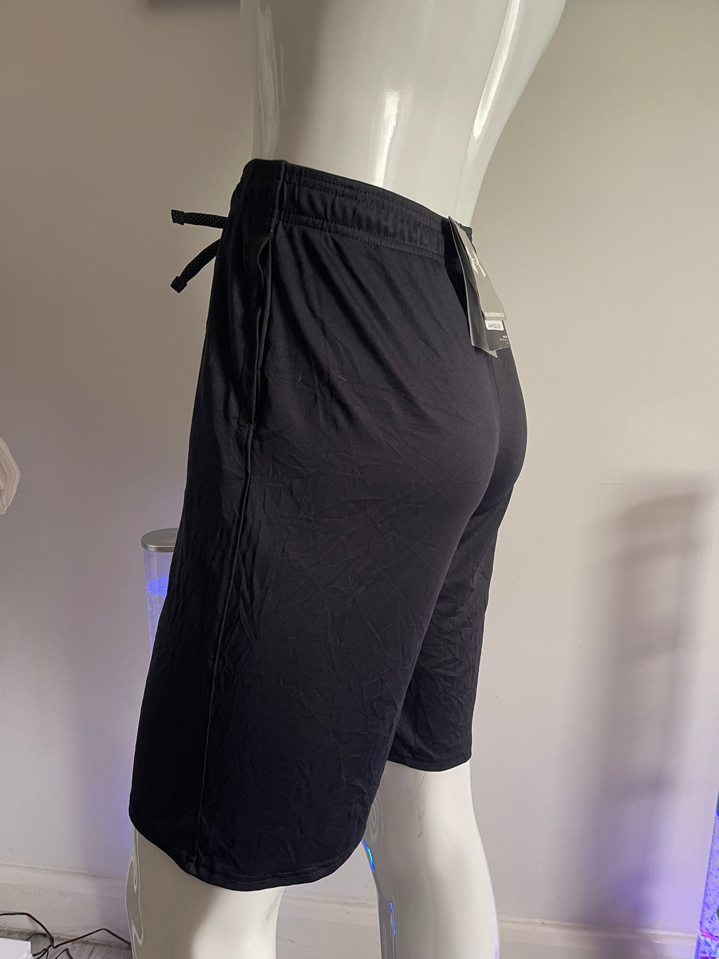NEW Under Armour HeatGear Black Sports Shorts with Pockets – YXL (Youth XL)