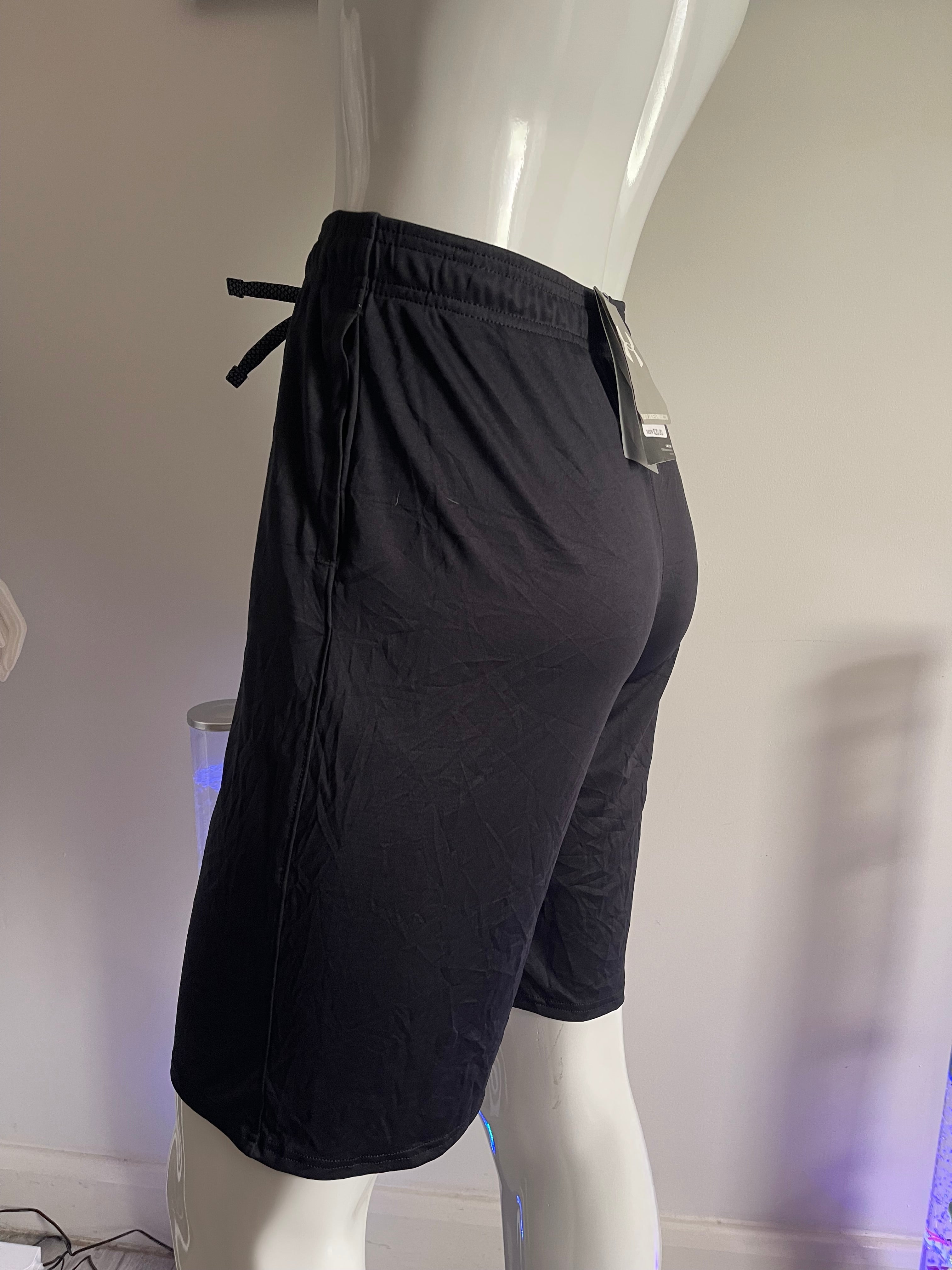NEW Under Armour HeatGear Black Sports Shorts with Pockets – YXL (Youth XL)