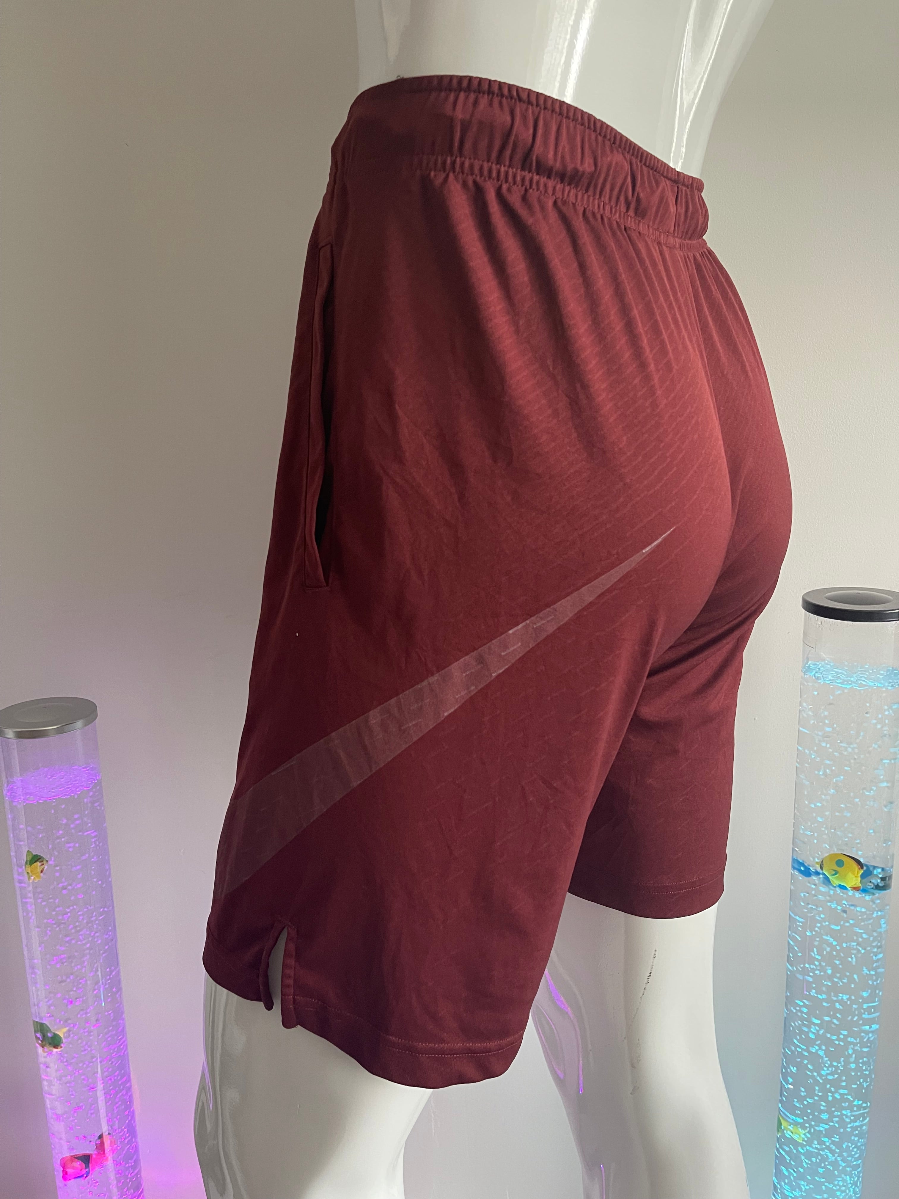 Title: Nike Training Shorts Burgundy Size S with Pockets