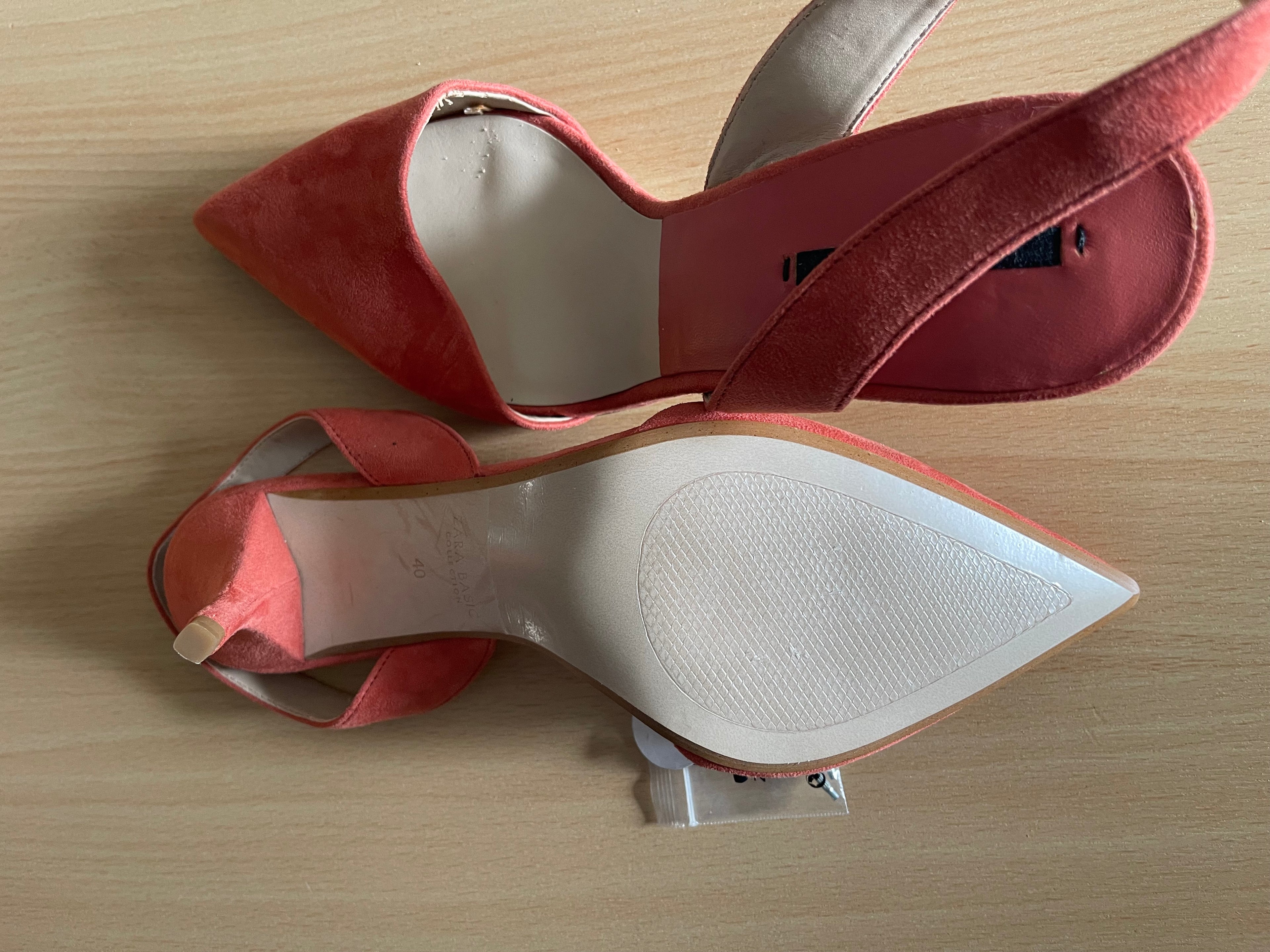 Elegant Zara Basic women’s shoes in a beautiful coral pink colour. 👠