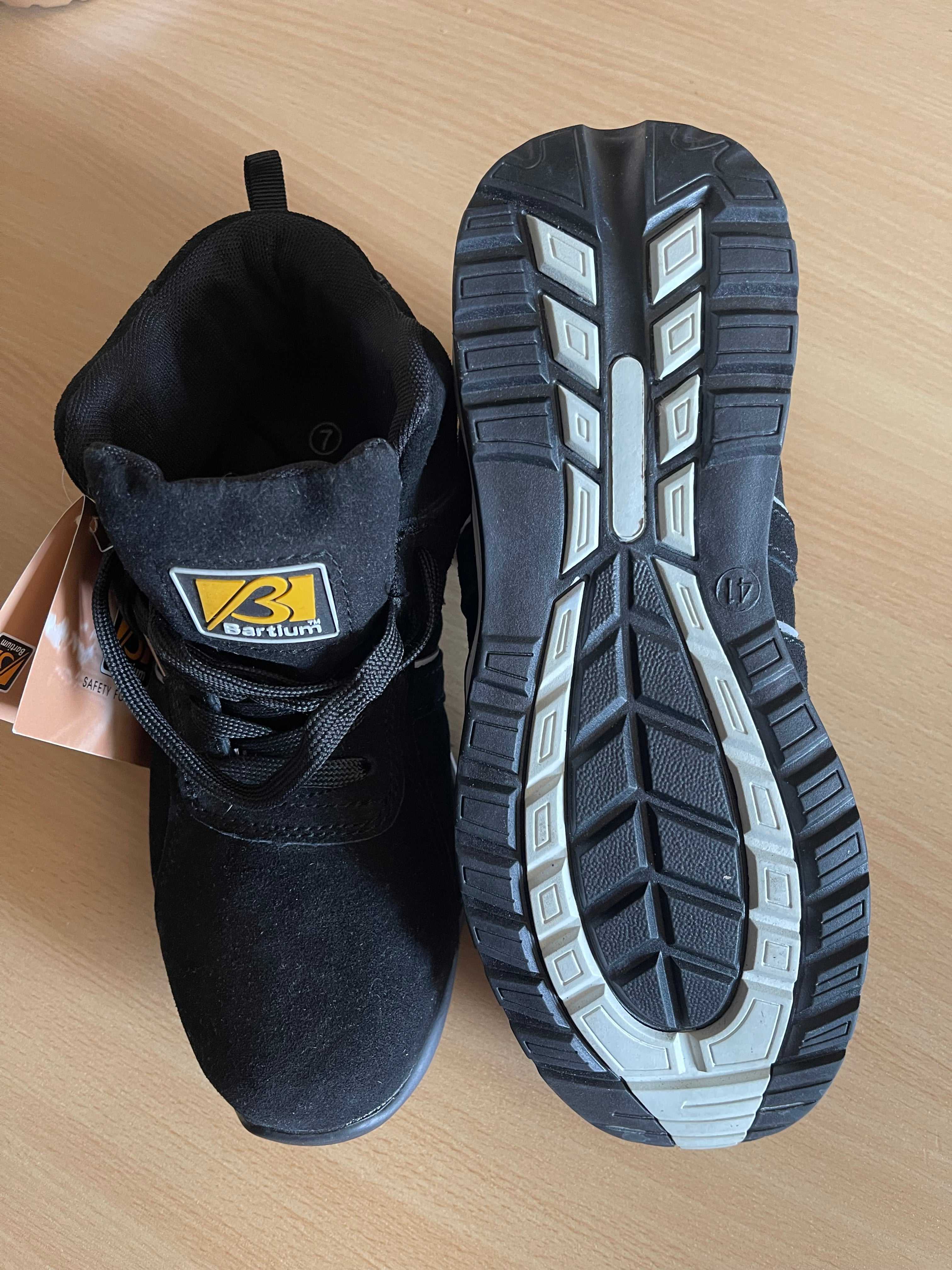 Bartiurn Men’s Black Work Shoes – Size UK 7 – New with Tags