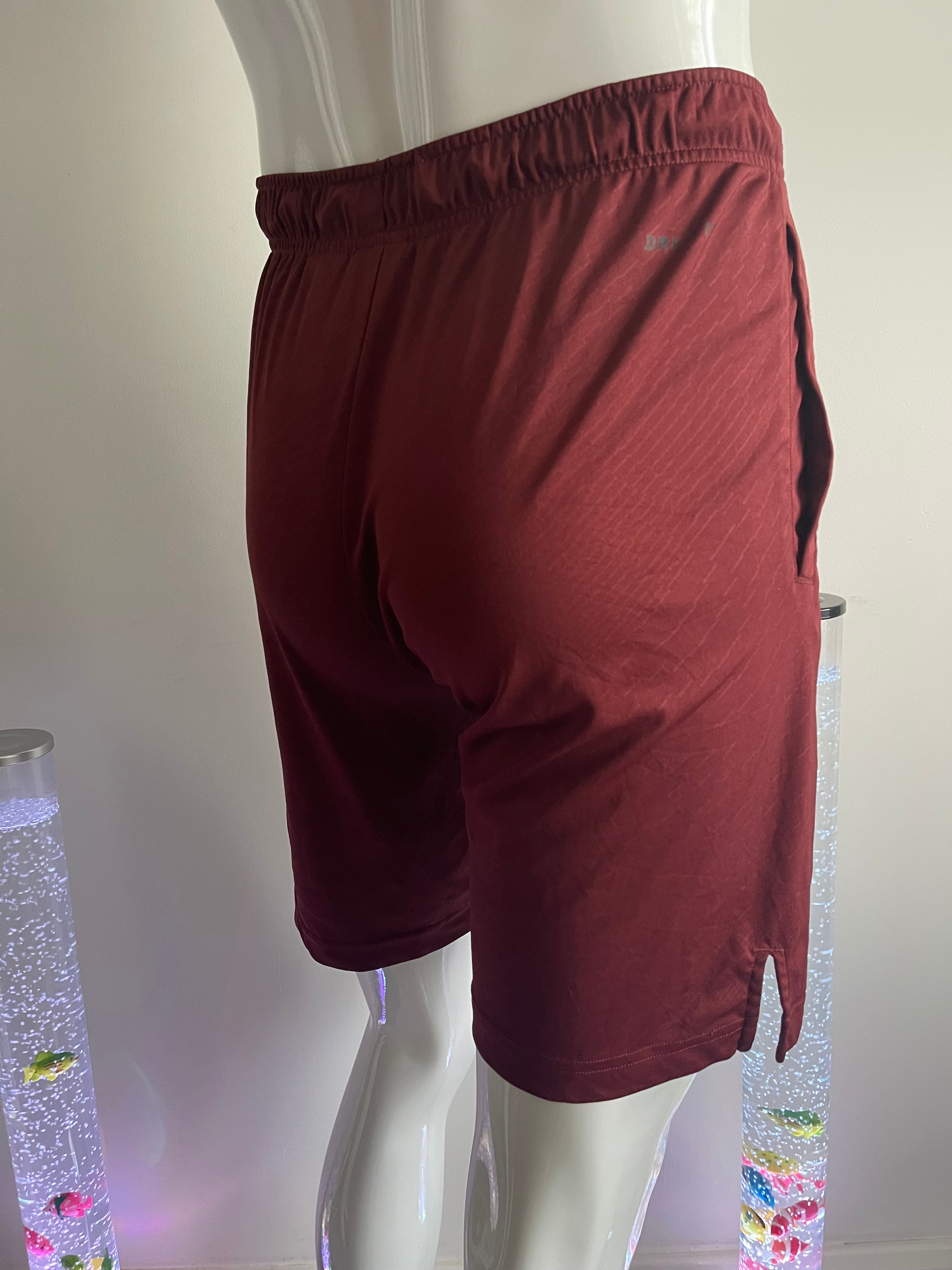 Title: Nike Training Shorts Burgundy Size S with Pockets