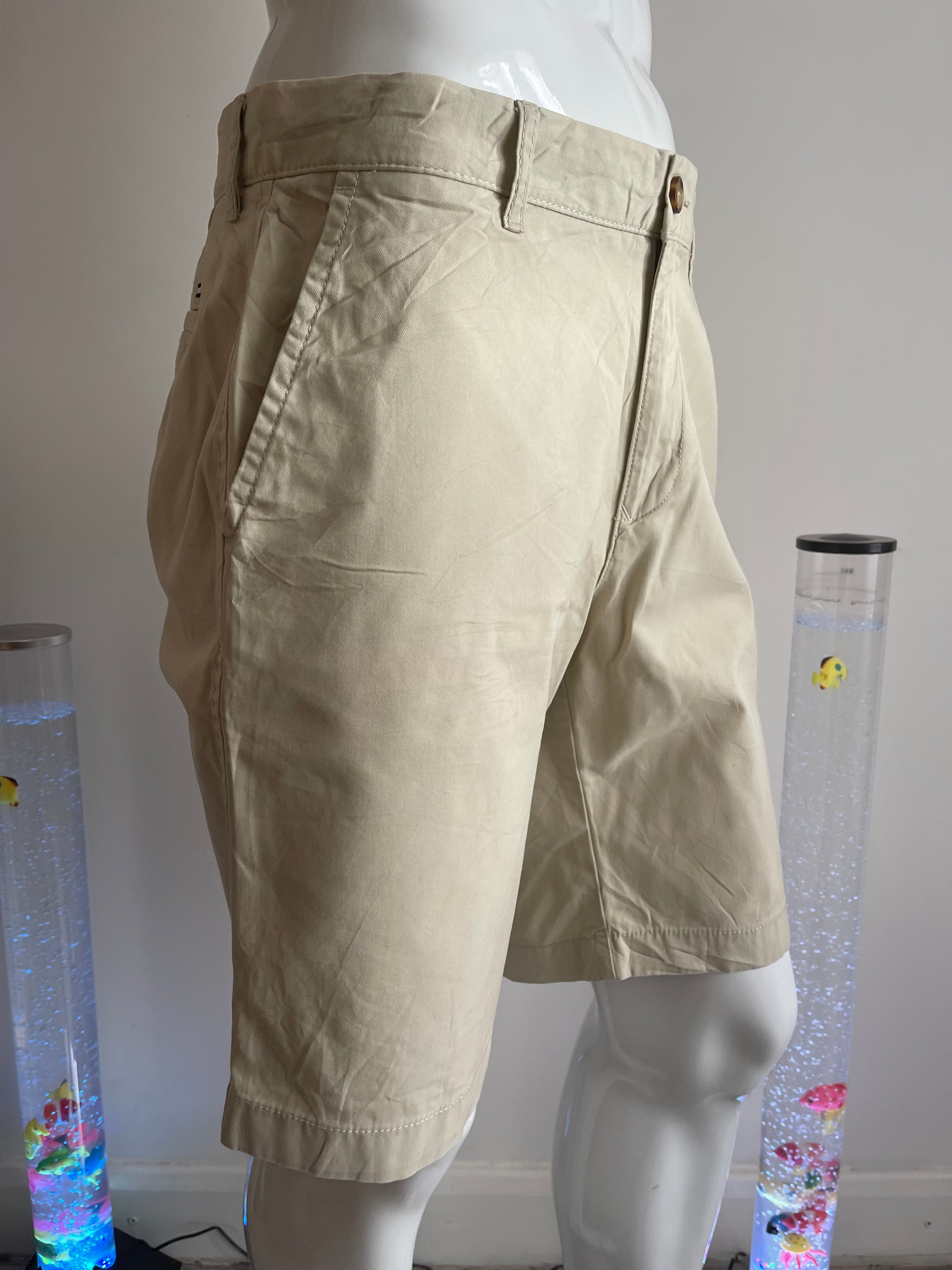 Tommy Hilfiger Men’s Chino Shorts W34 – Cream Beige – Classic Fit