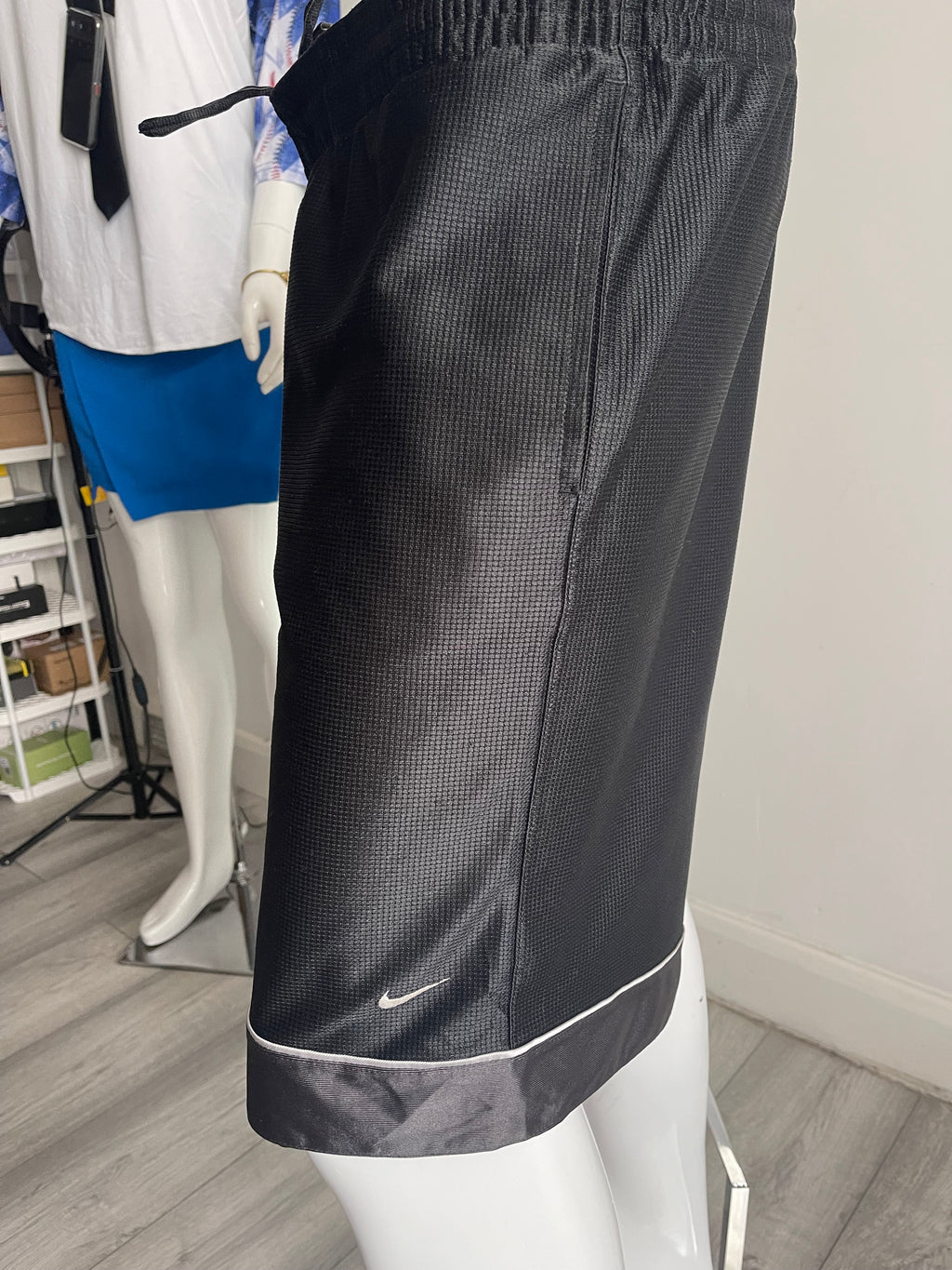 Nike Men’s Black Shorts With Pockets – Size XL 🔥