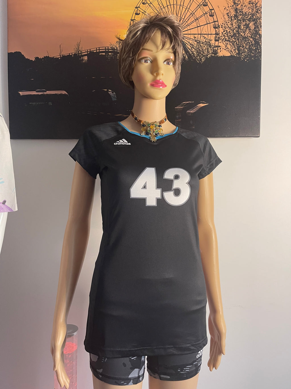🏐✨ Adidas Volleyball Jersey No. 43 – Women's XS ✨🏐