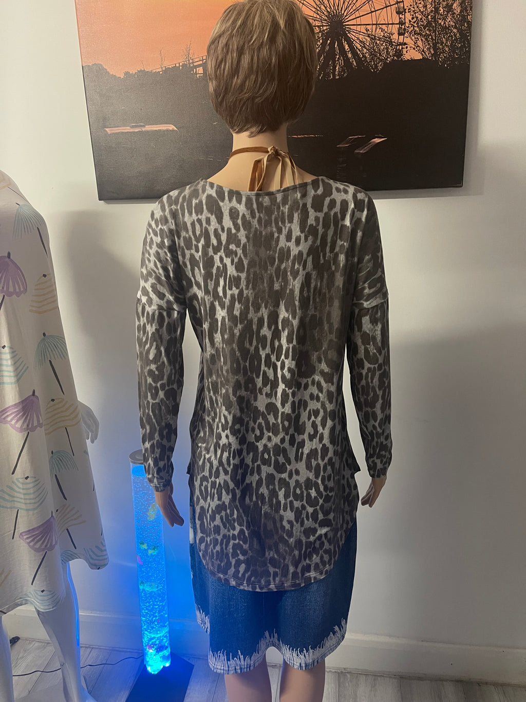 🐆 Papaya The Relaxed Leopard Print Top – Size S
