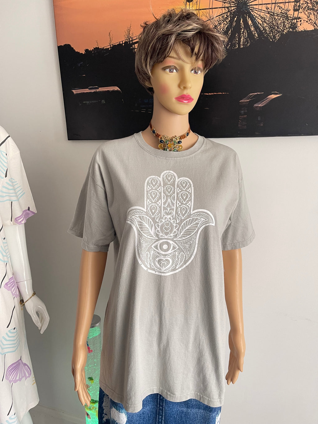 Fruit of the Loom Grey Hamsa Hand Print T-Shirt Size L