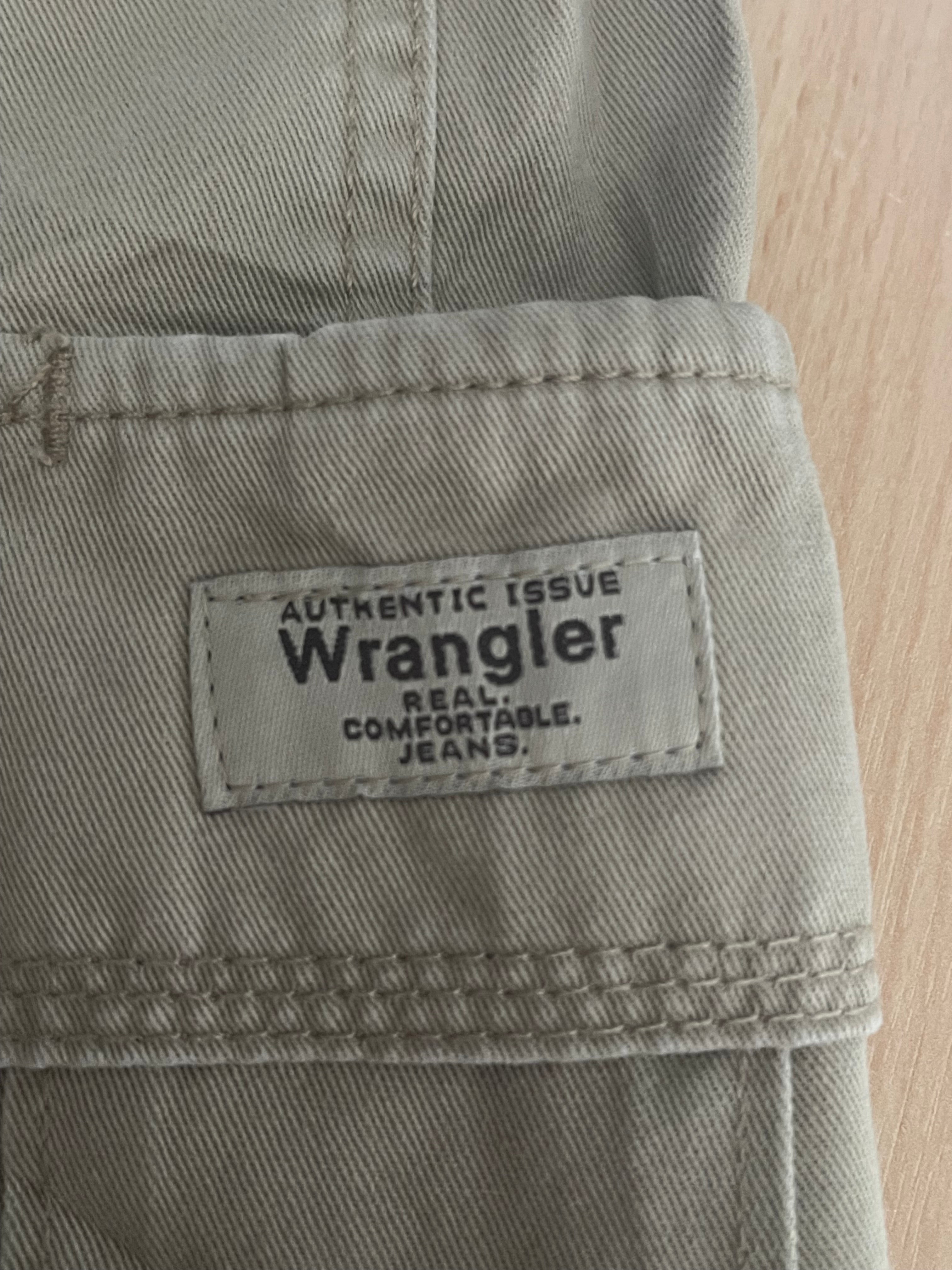 Wrangler Men's Khaki Cargo Shorts 100% Cotton – Size 36