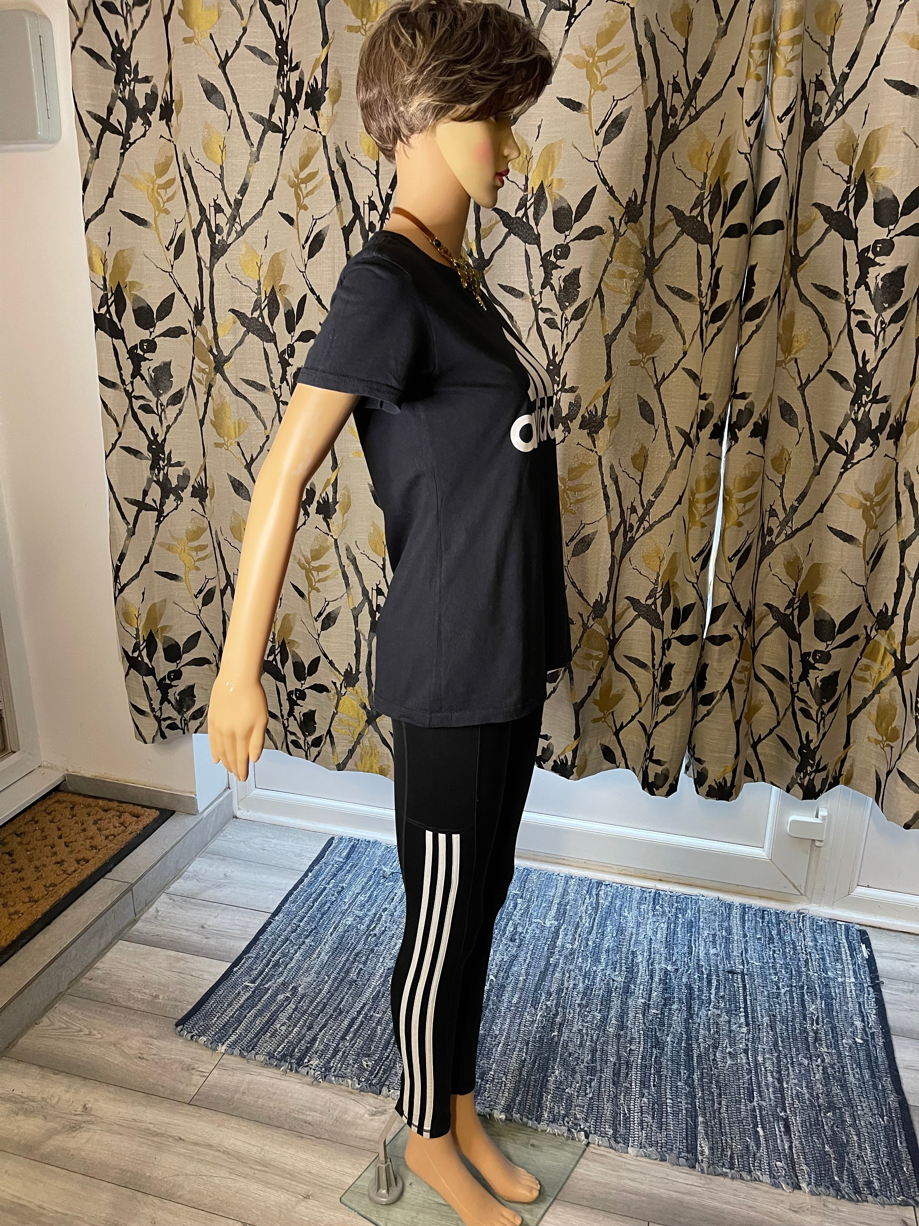 Authentic Adidas Matching Set – T-Shirt & Leggings – Size S