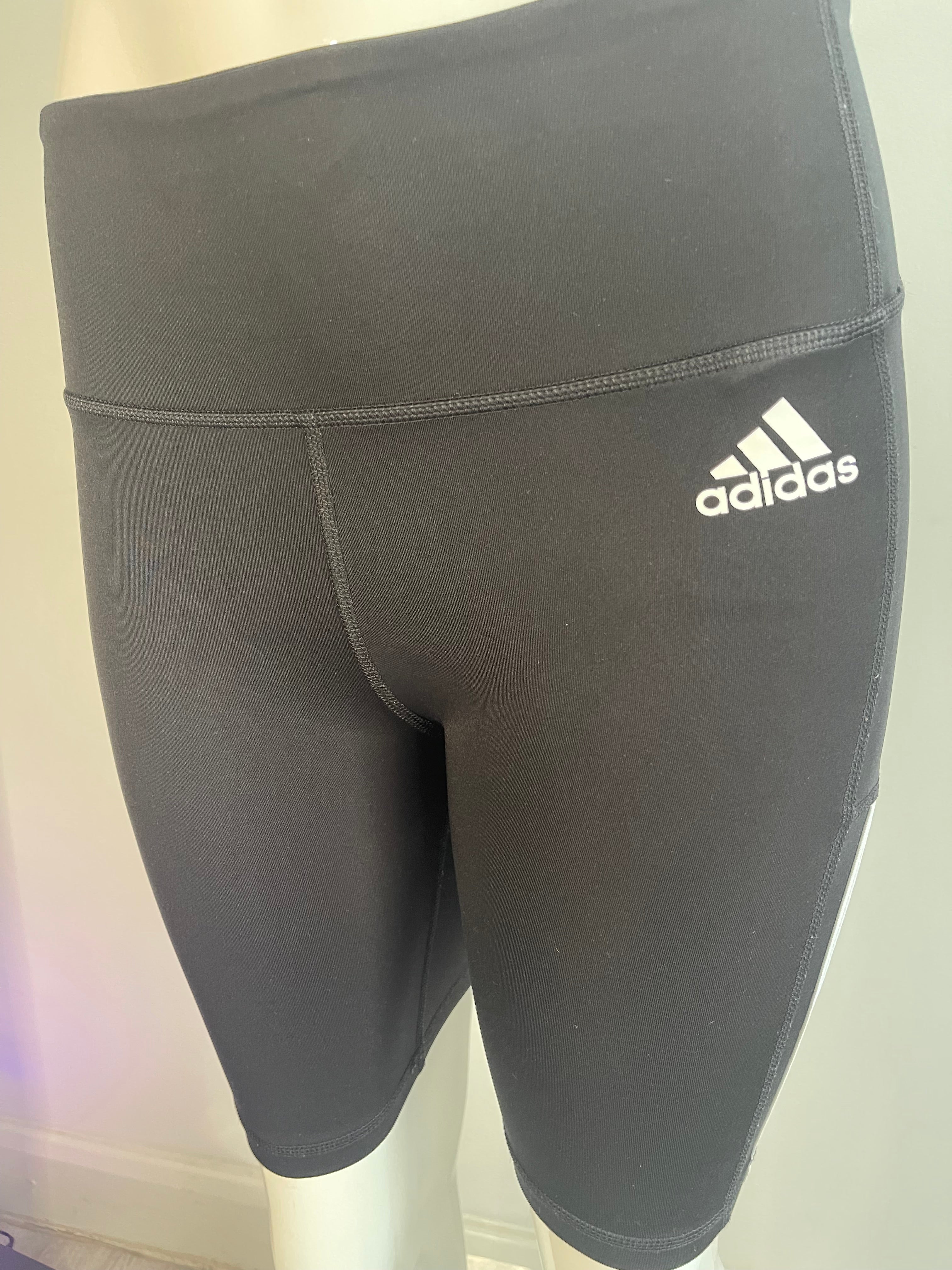 Adidas Aeroready Cycling / Training Shorts – Black – Size S