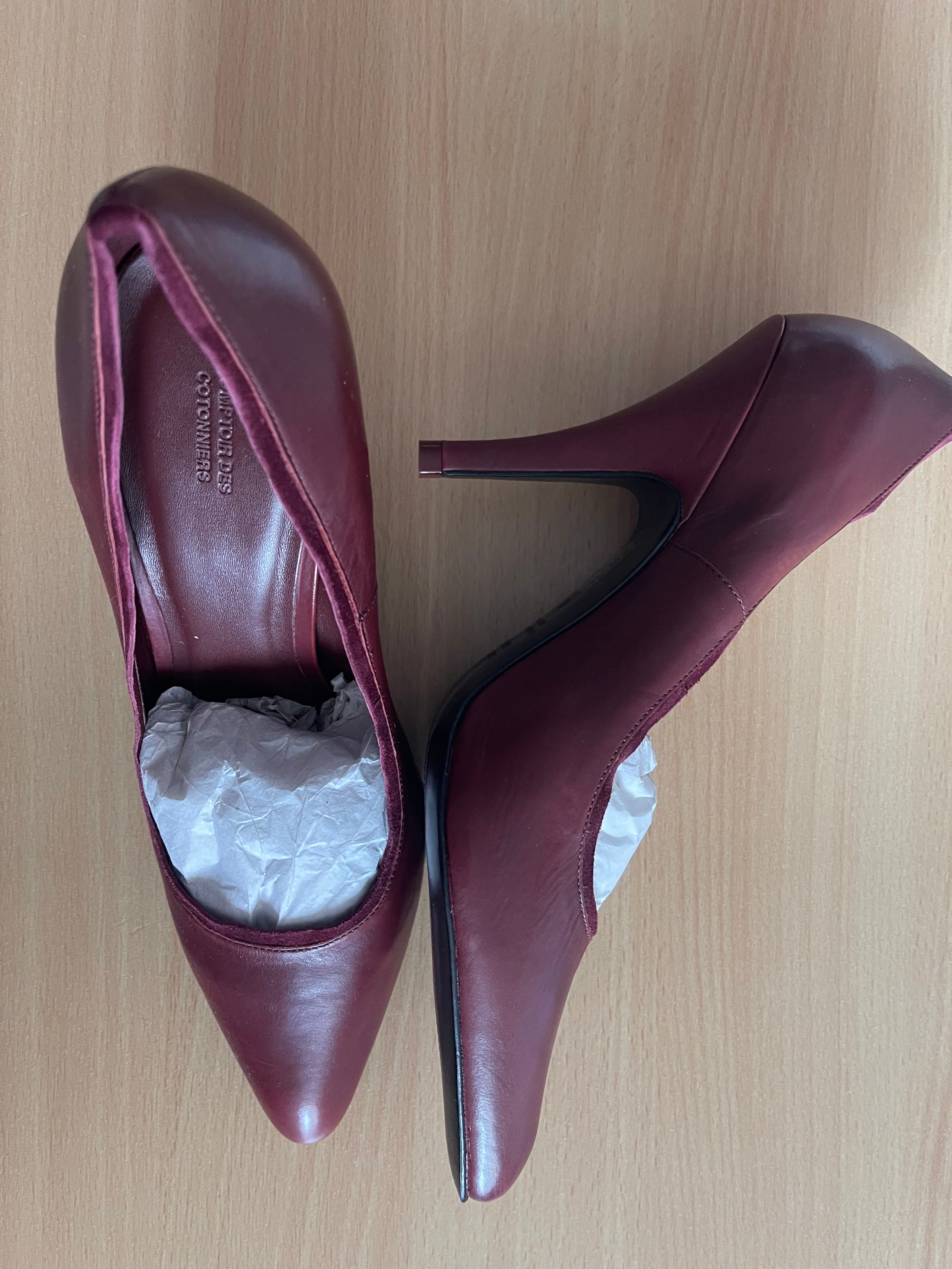 Women's Burgundy Court Heels – UK 7 / EU 40