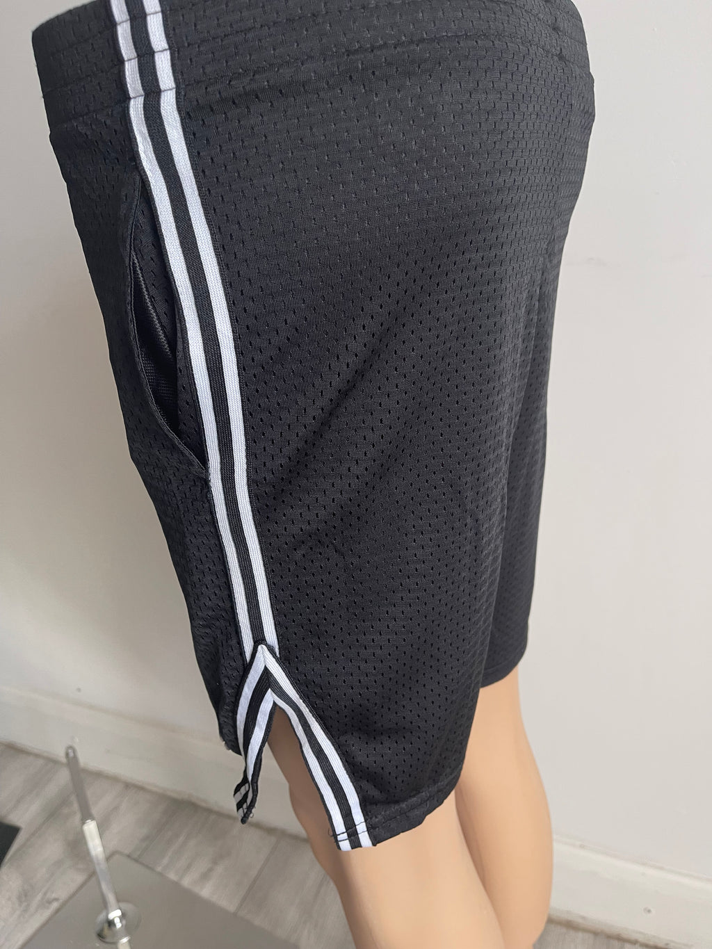 Champion Women's Mesh Sports Shorts Black – Size M