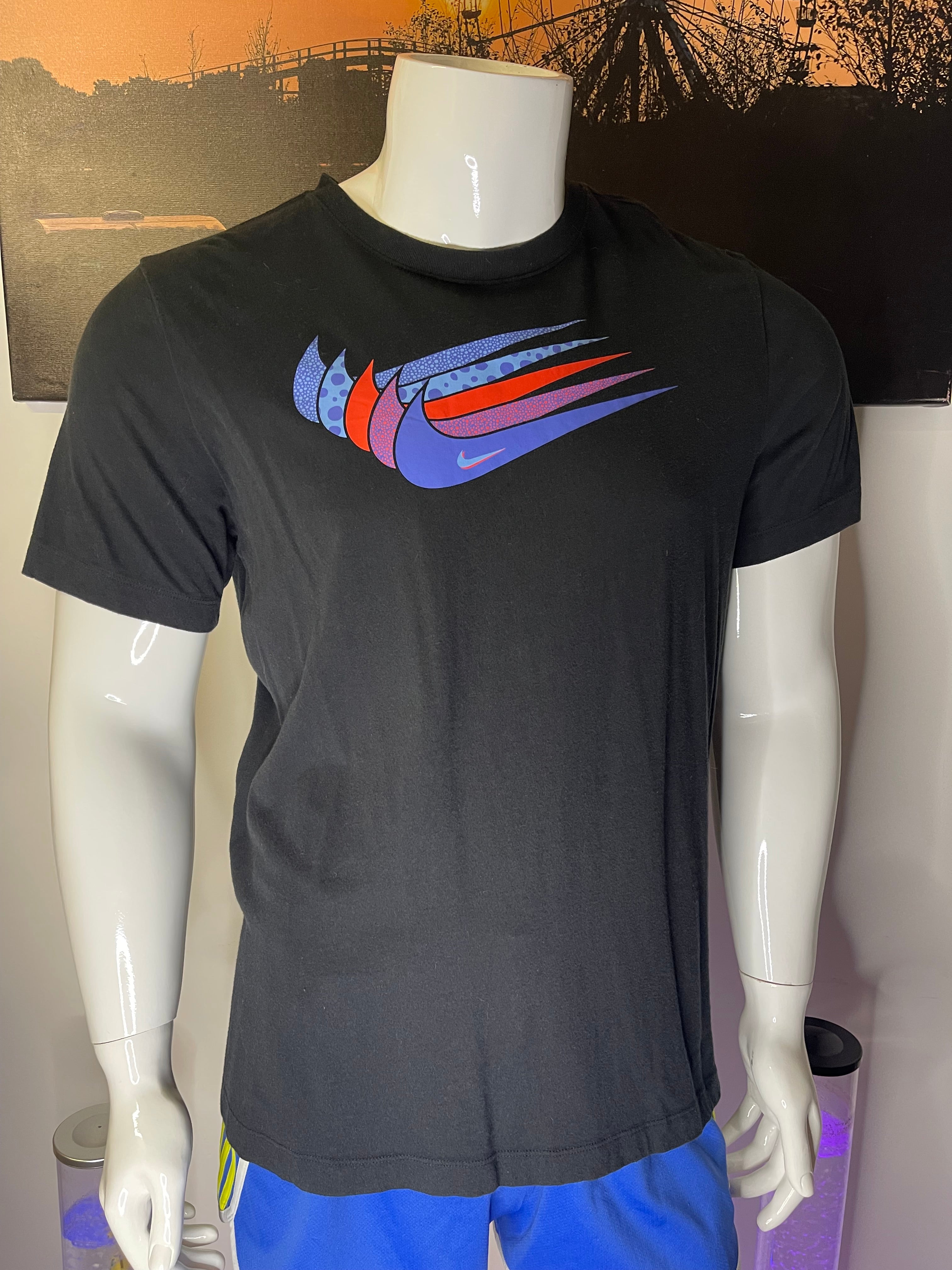 Nike Graphic T-Shirt Size L – Excellent Condition