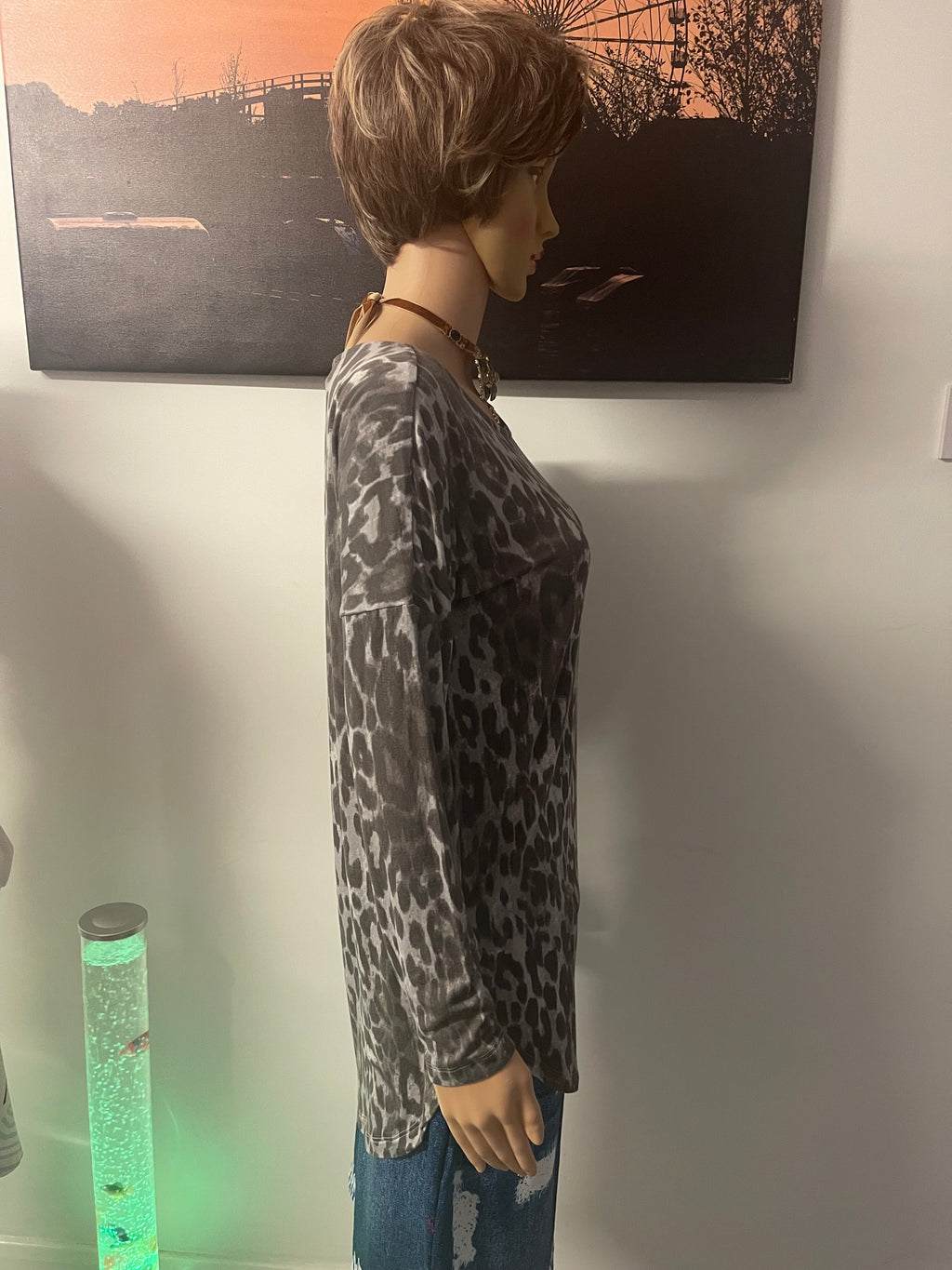🐆 Papaya The Relaxed Leopard Print Top – Size S