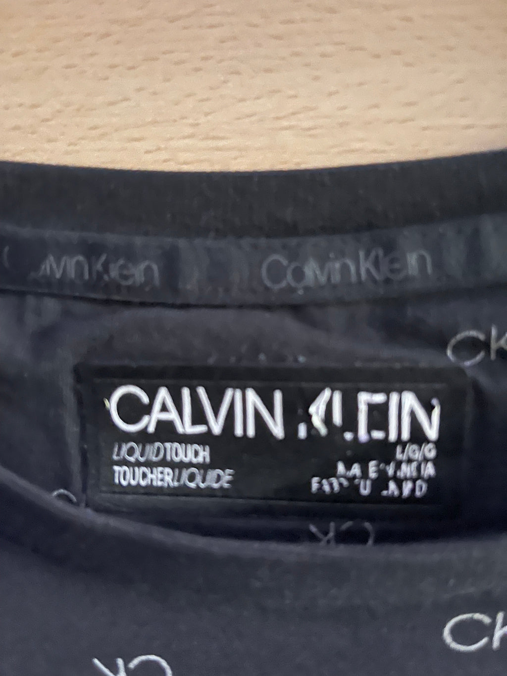 🖤✨ CALVIN KLEIN OUTFIT SET ✨🖤
👚 Designer CK Top + Elegant Black Trousers 👖
💎 Stylish Smart-Casual Look 💎