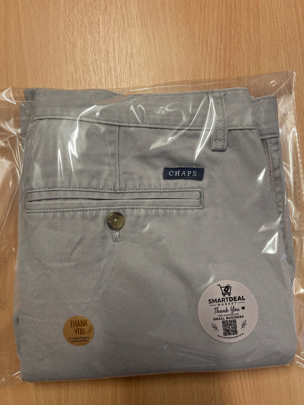 CHAPS Men’s Chino Shorts W42 Light Grey with Pockets