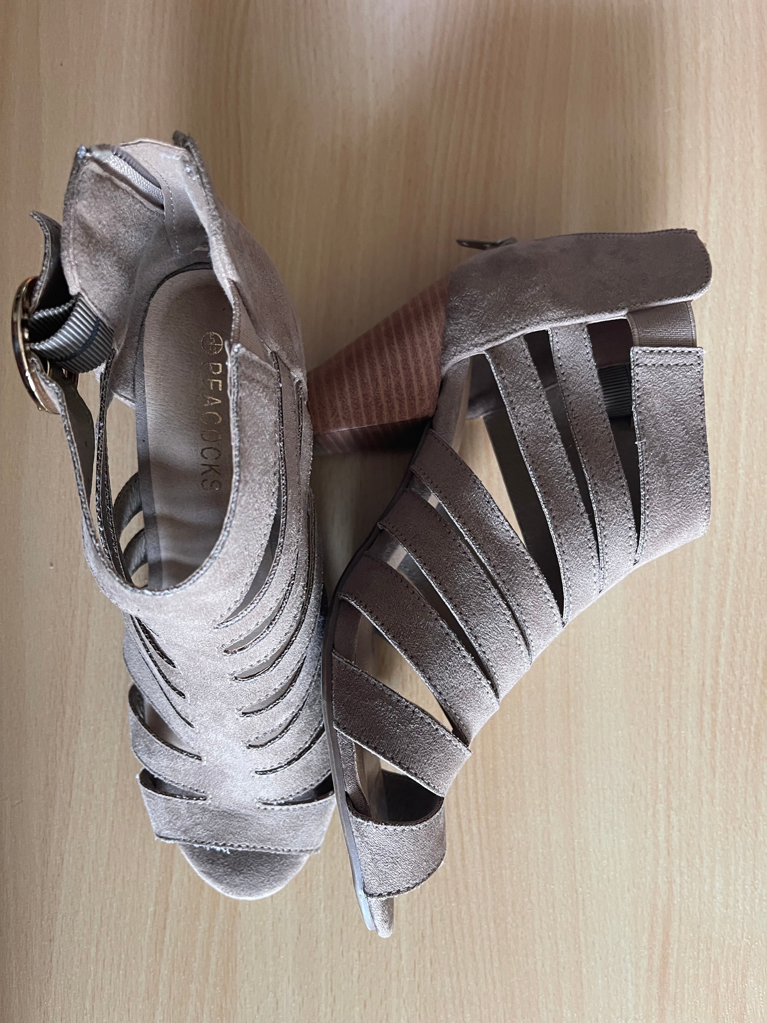 Peacocks Taupe Cut-Out Heeled Sandals Size UK 5 – New