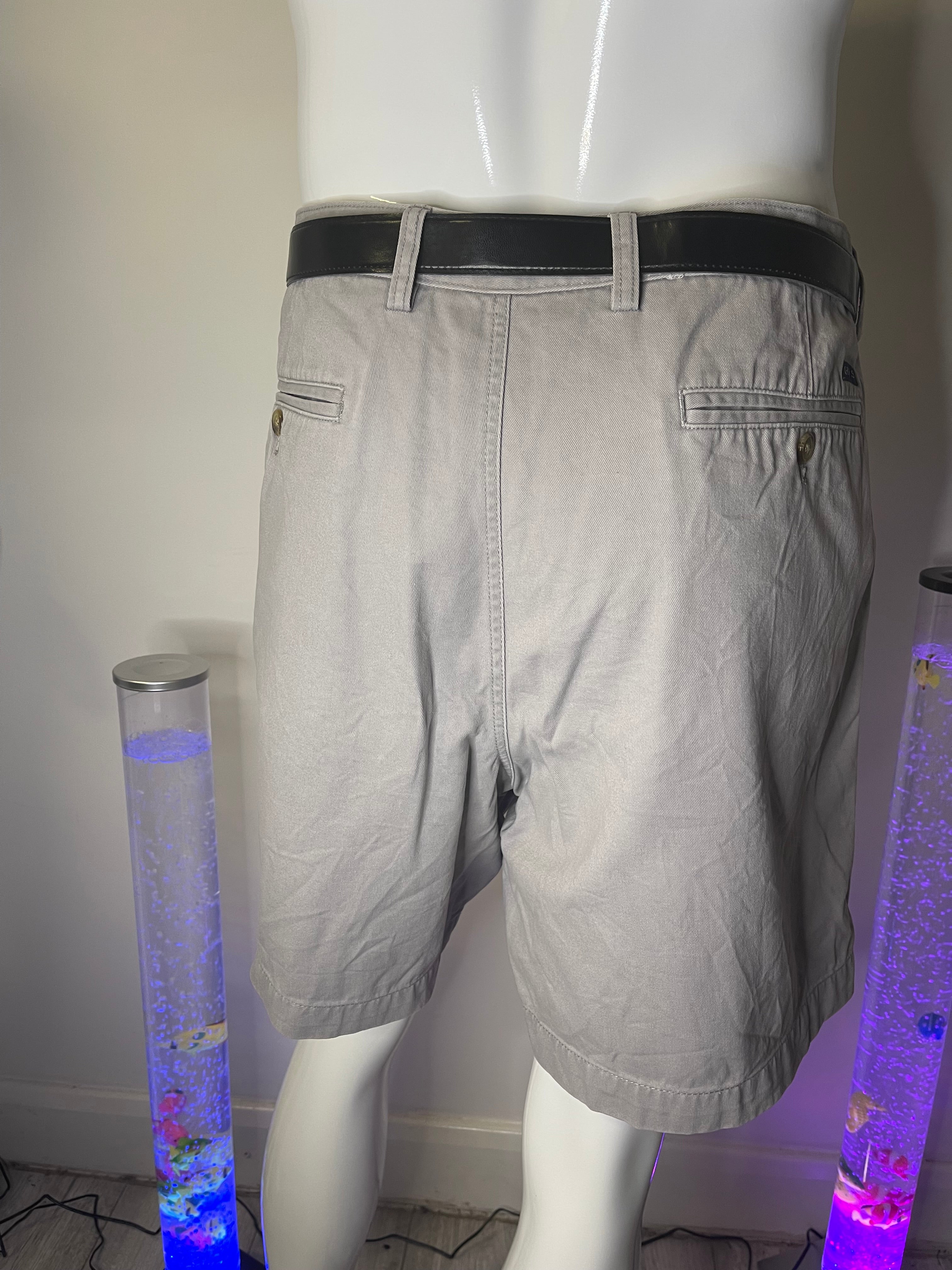 CHAPS Men’s Chino Shorts W42 Light Grey with Pockets