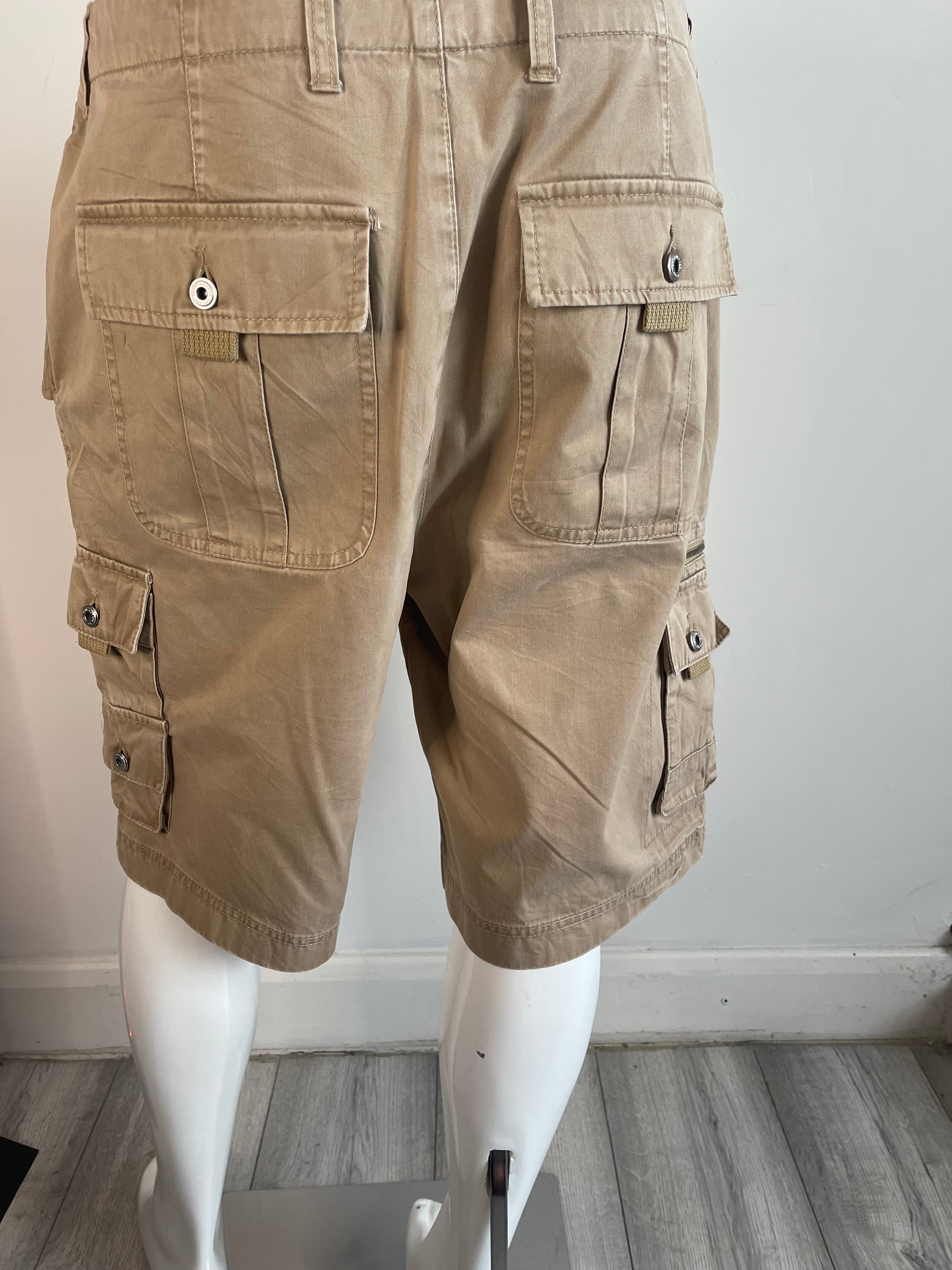🏷️ Tags:
Tommy Hilfiger, cargo shorts, beige, menswear, classic fit, cotton, W34