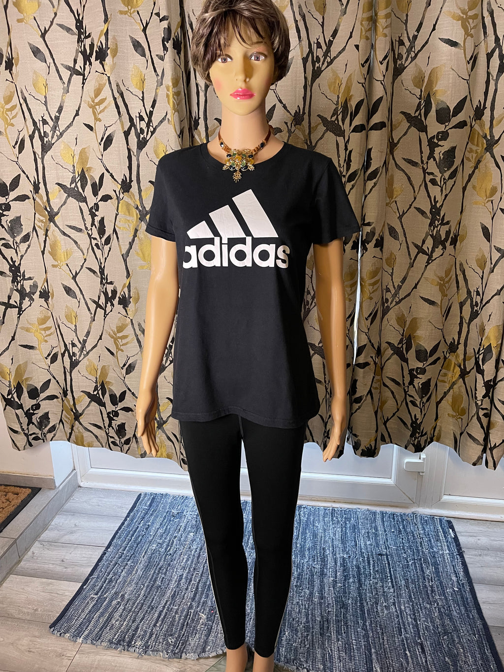 Authentic Adidas Matching Set – T-Shirt & Leggings – Size S