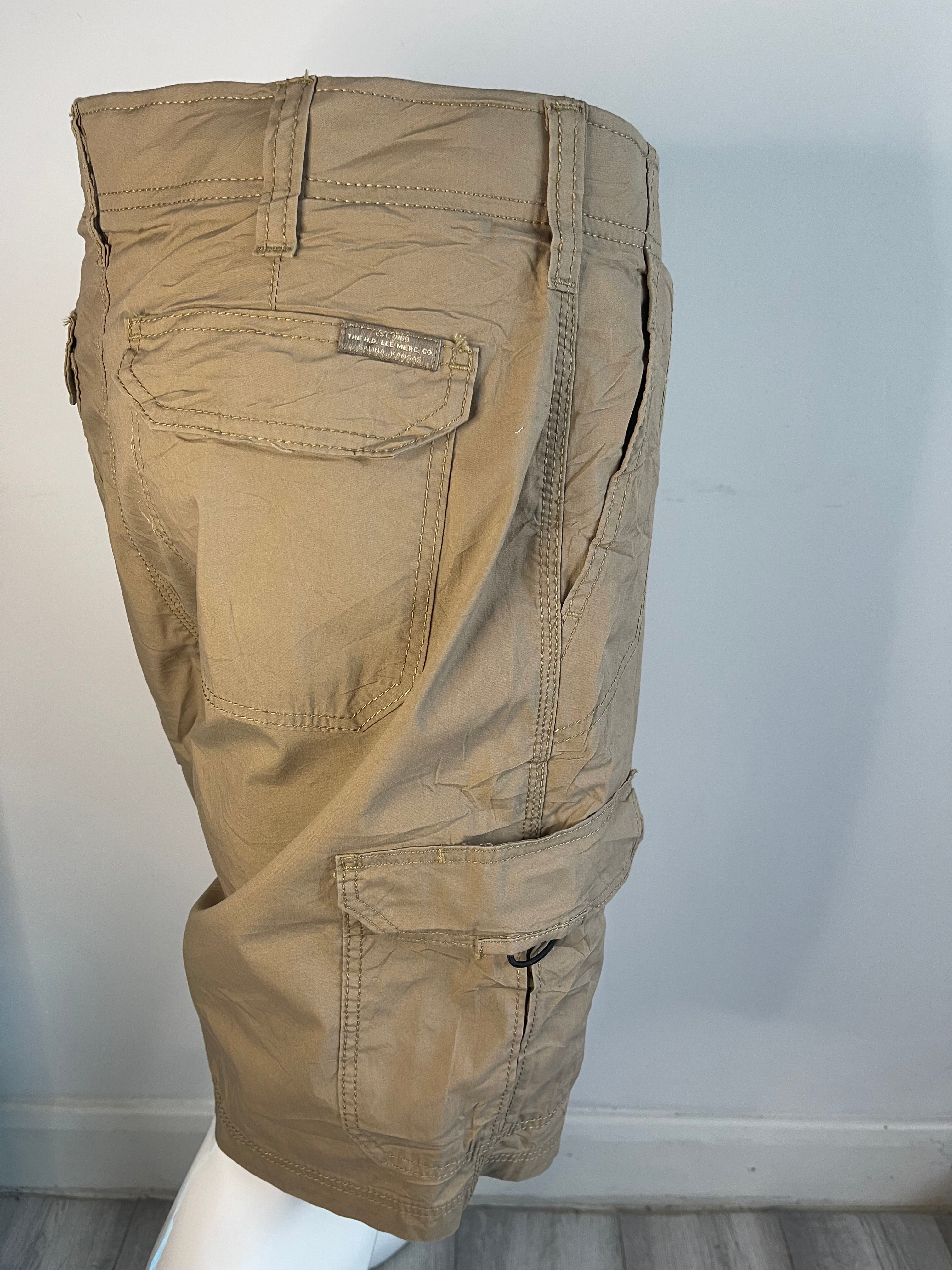 ✨👖 Wrangler Cargo Shorts – Men’s W36 – Classic Utility Style 🌟