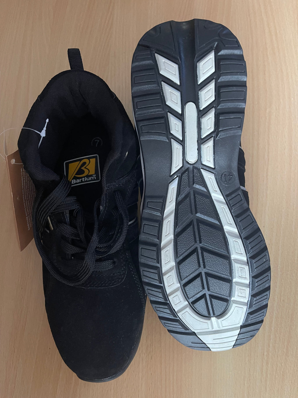 Bartium Unisex Safety Boots Black – New with Tags – UK 7 / EU 41