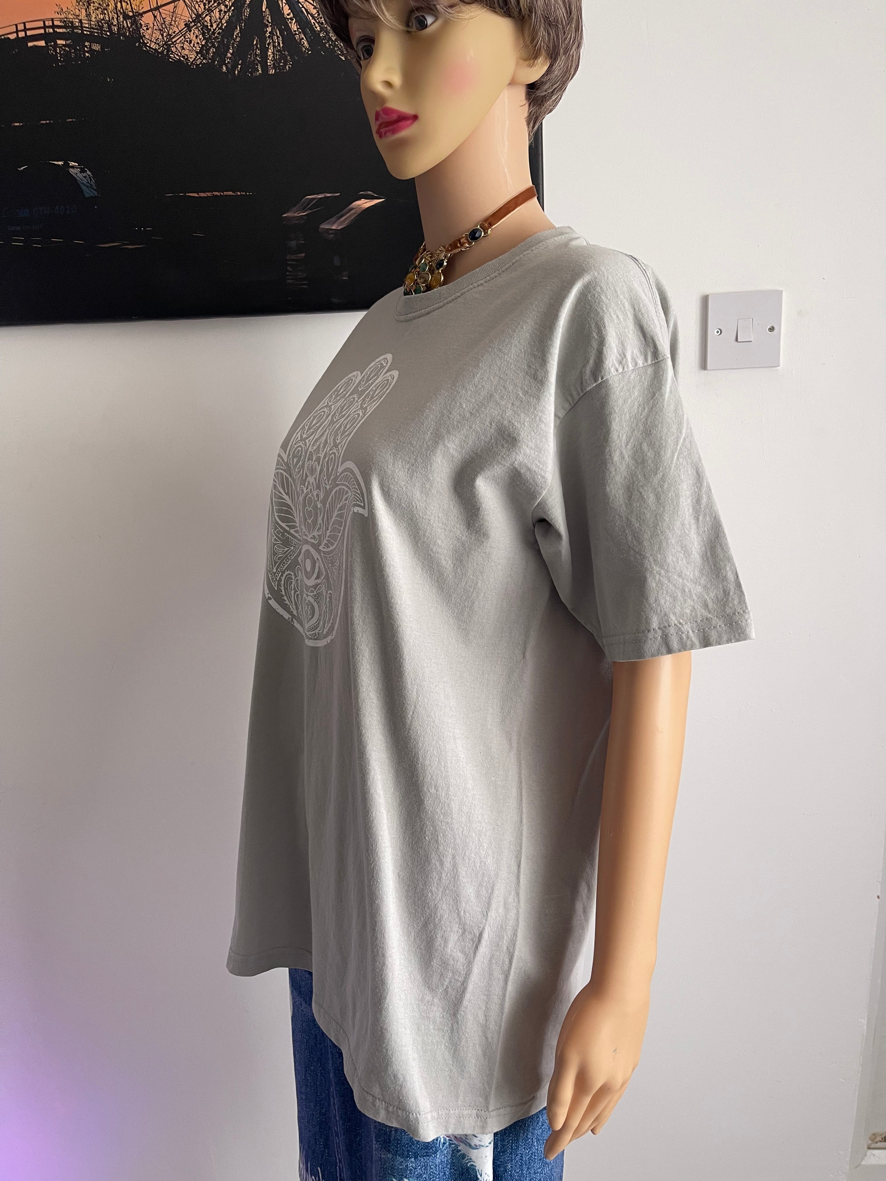 Fruit of the Loom Grey Hamsa Hand Print T-Shirt Size L