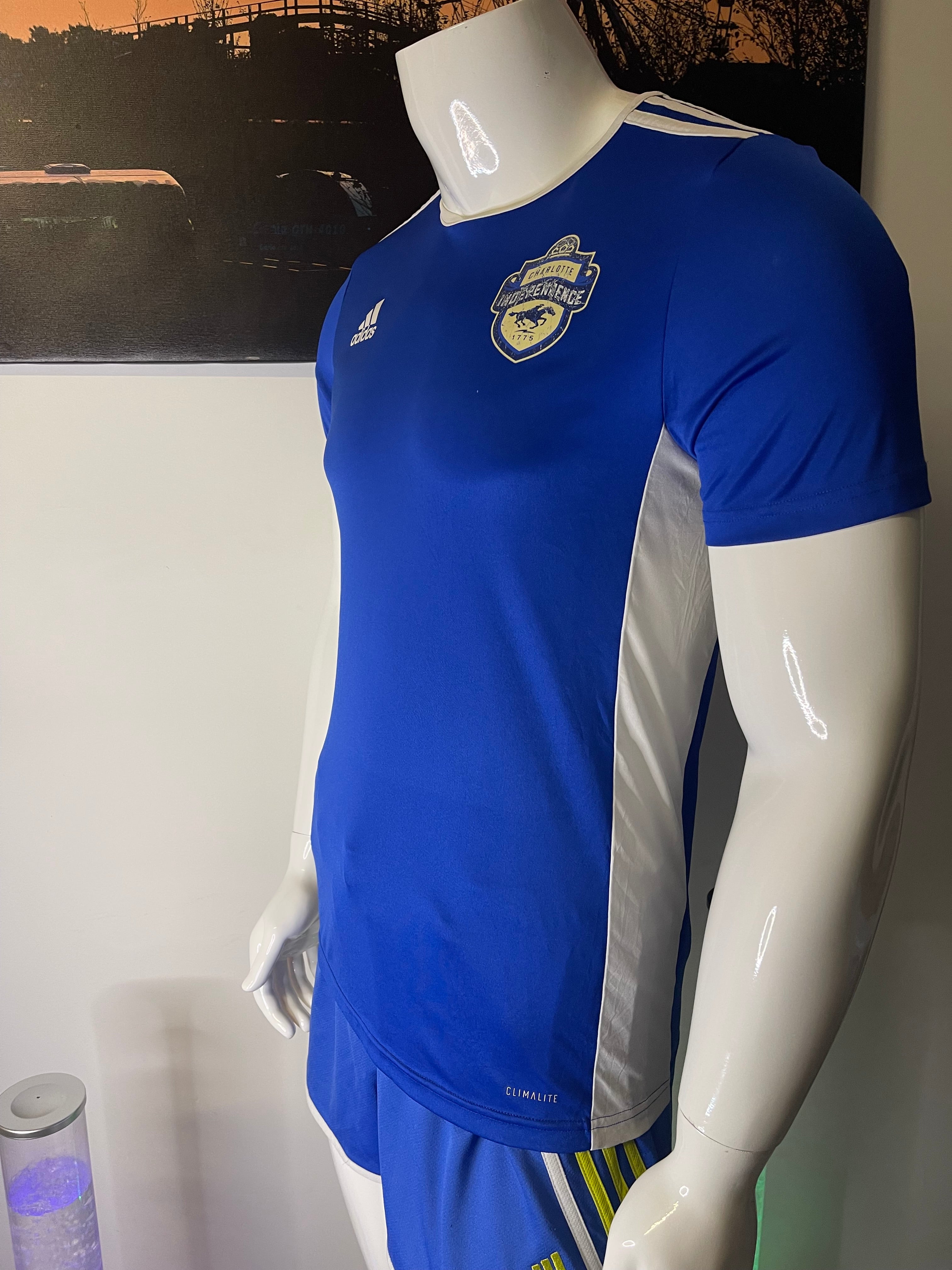 Adidas Charlotte Independence Training Shirt Size S