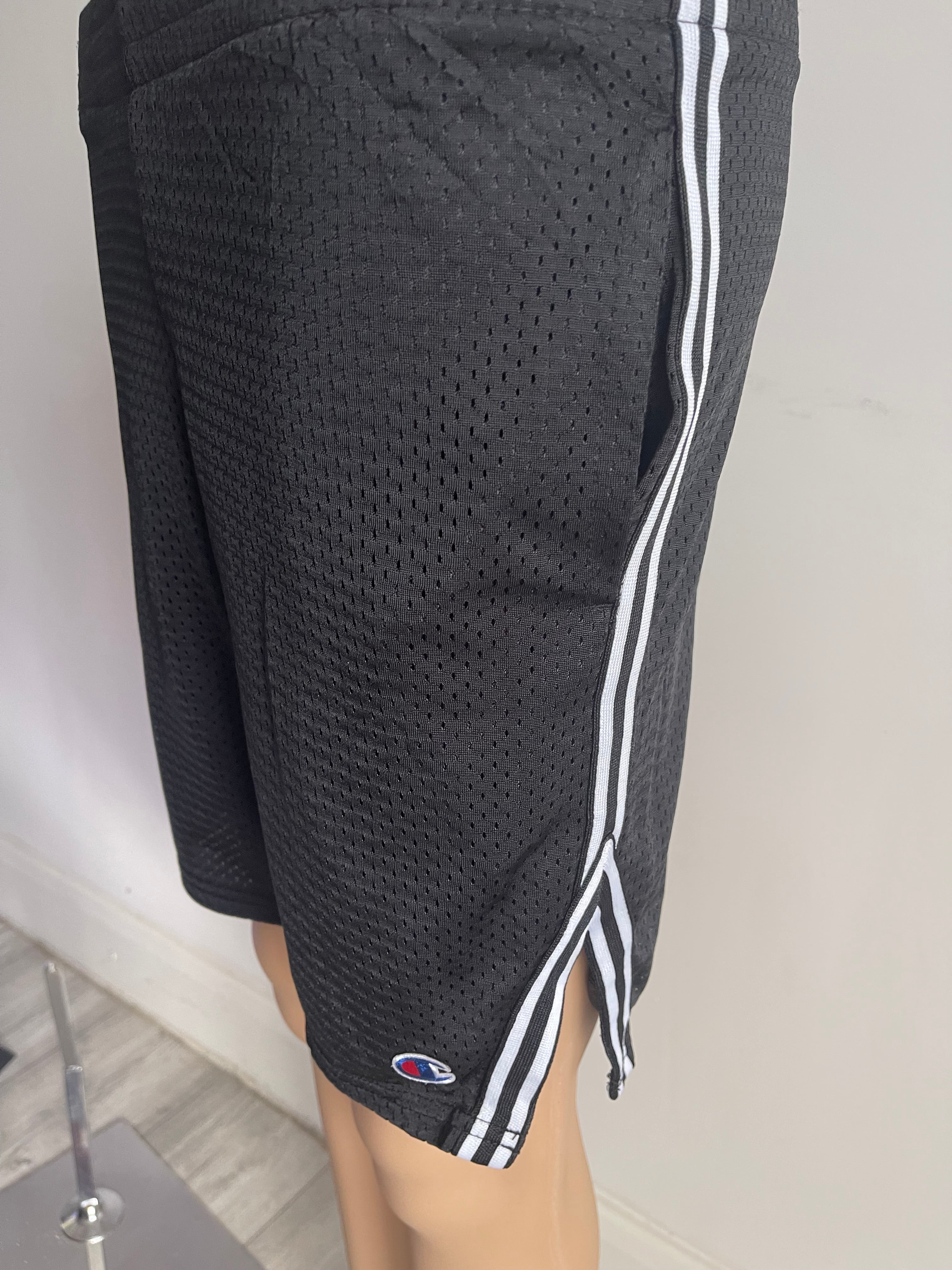 Champion Women's Mesh Sports Shorts Black – Size M