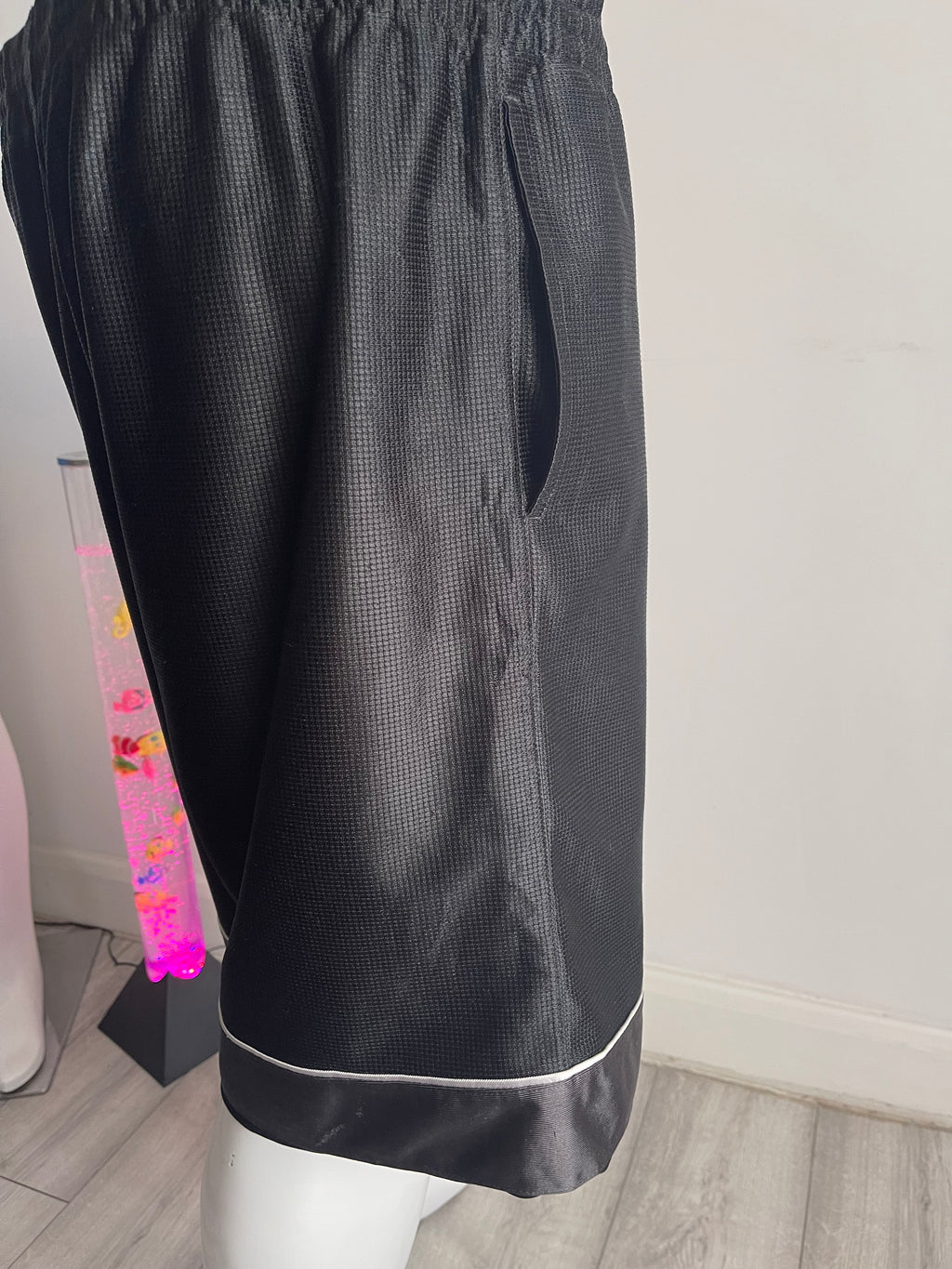 Nike Men’s Black Shorts With Pockets – Size XL 🔥