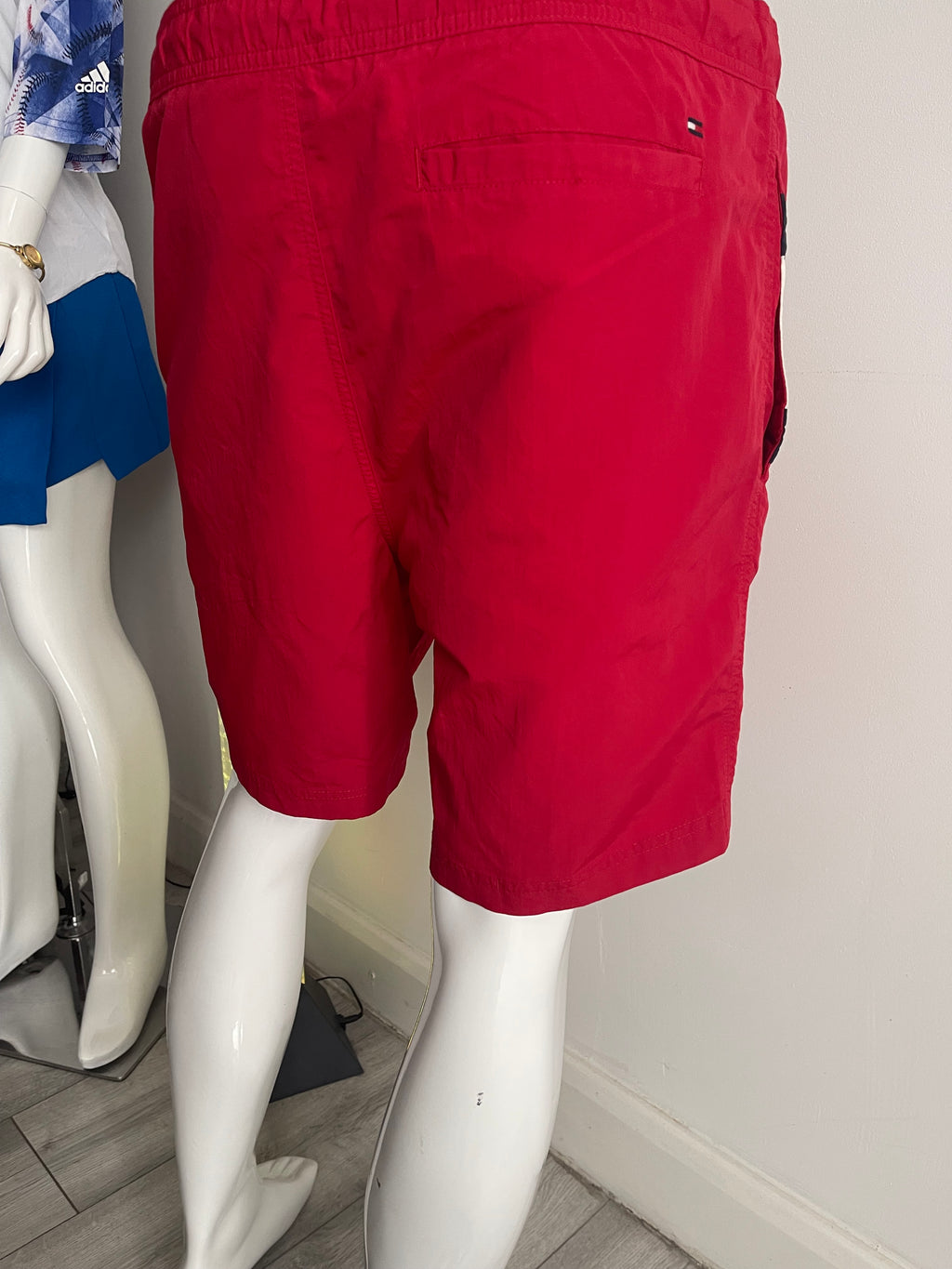 Tommy Hilfiger Men’s Red Shorts With Pockets – Size M 🔥