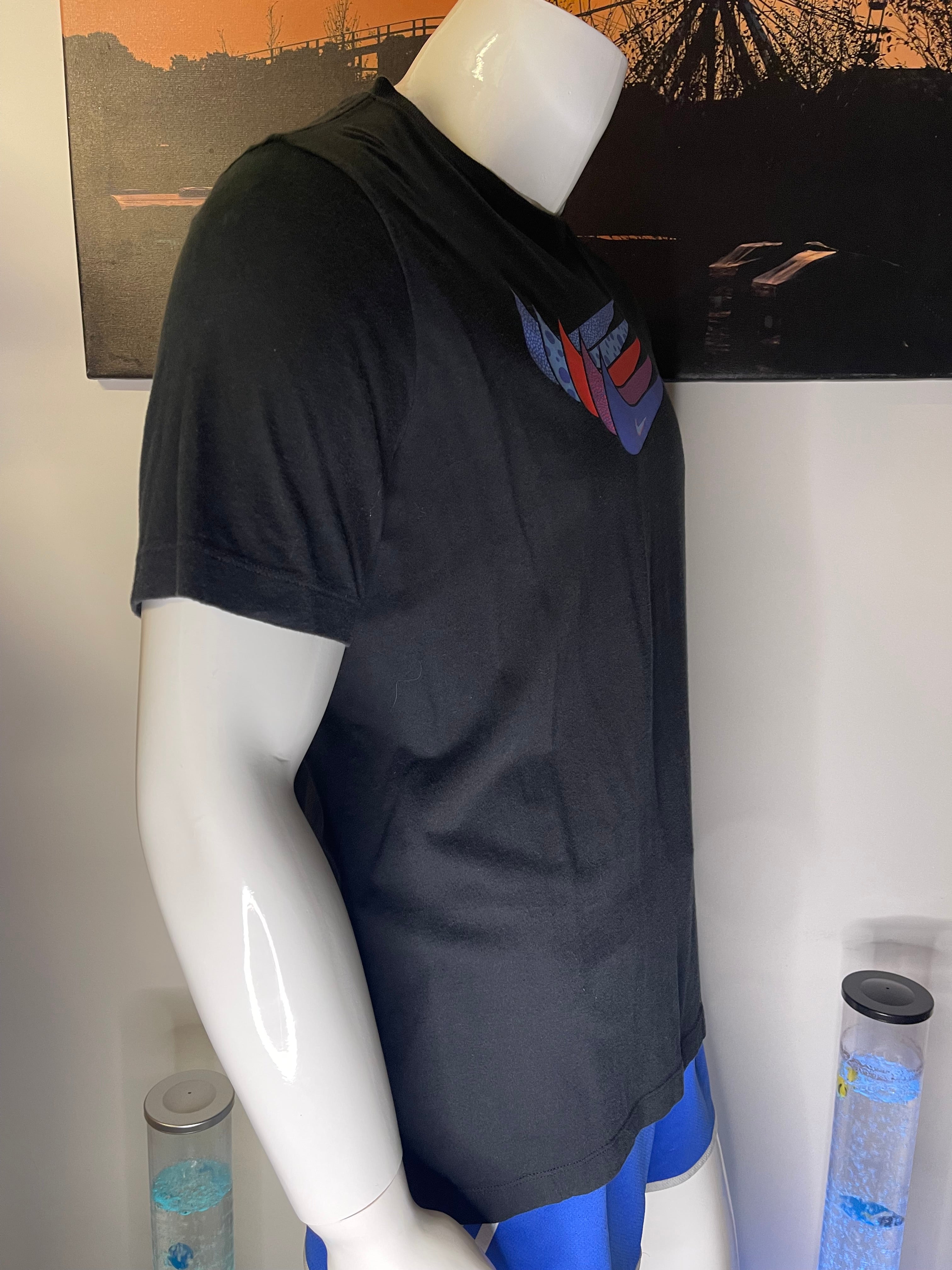 Nike Graphic T-Shirt Size L – Excellent Condition