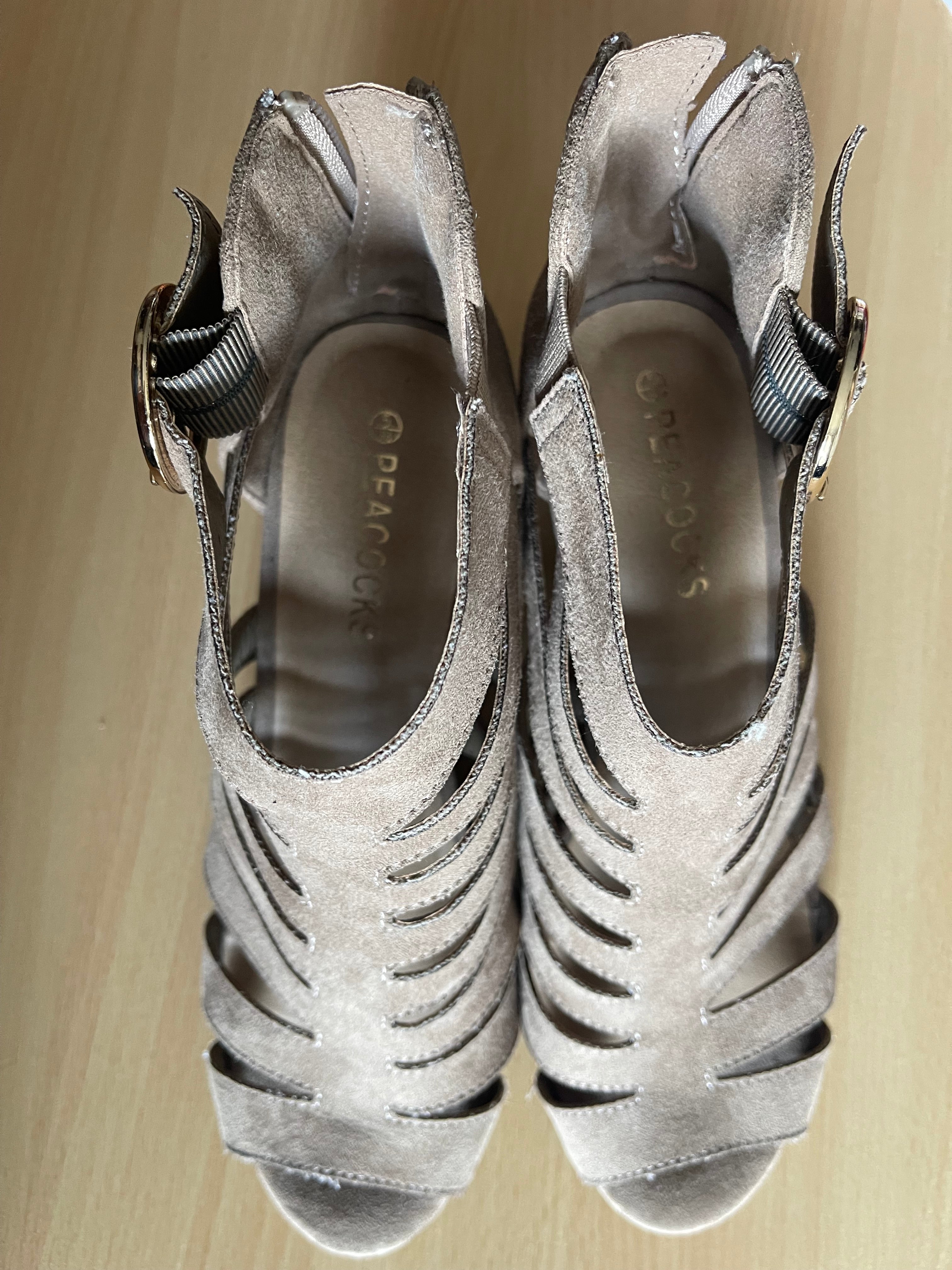 Peacocks Taupe Cut-Out Heeled Sandals Size UK 5 – New