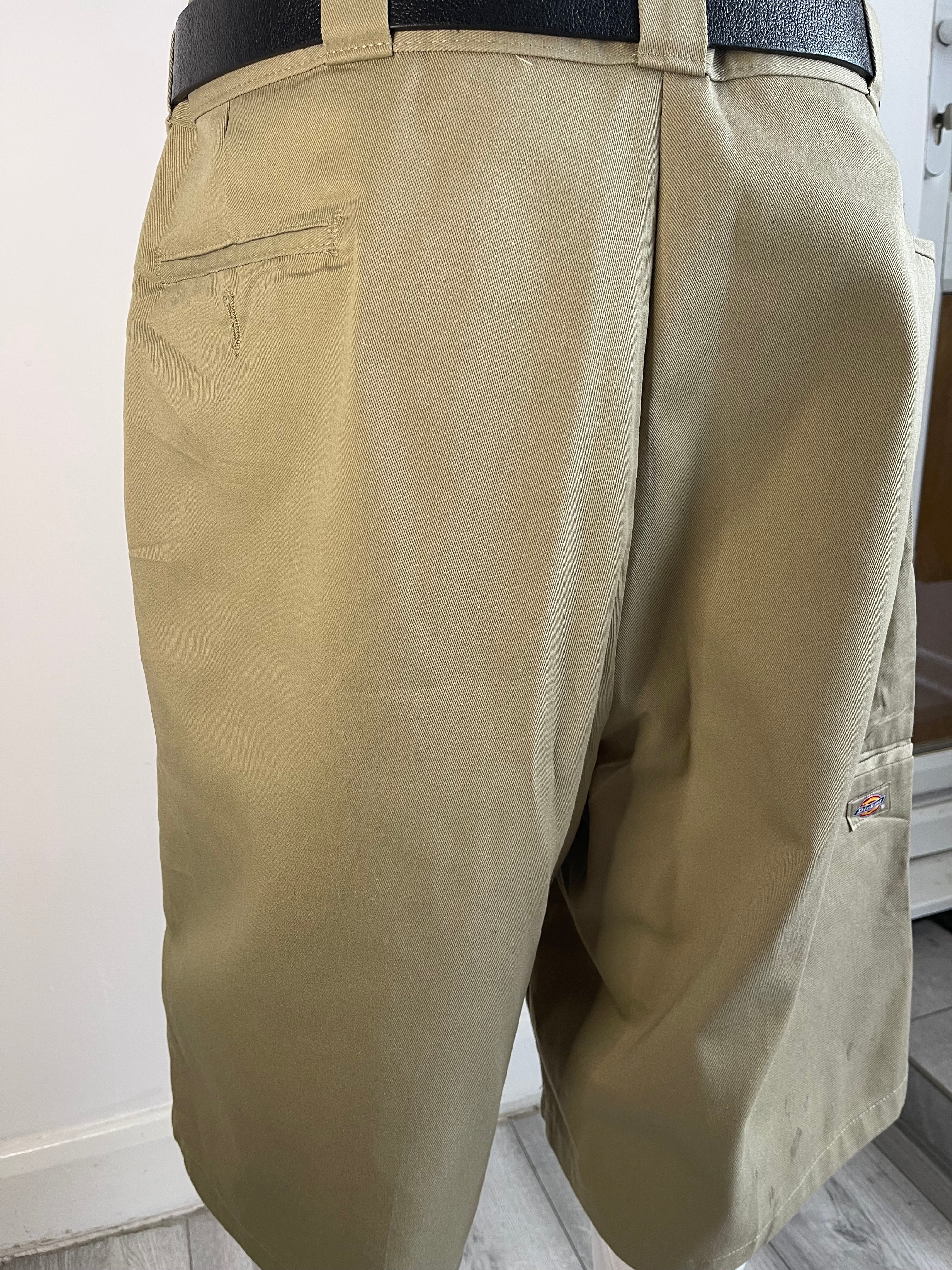 🖤 Dickies Classic Work Shorts – Beige – W44