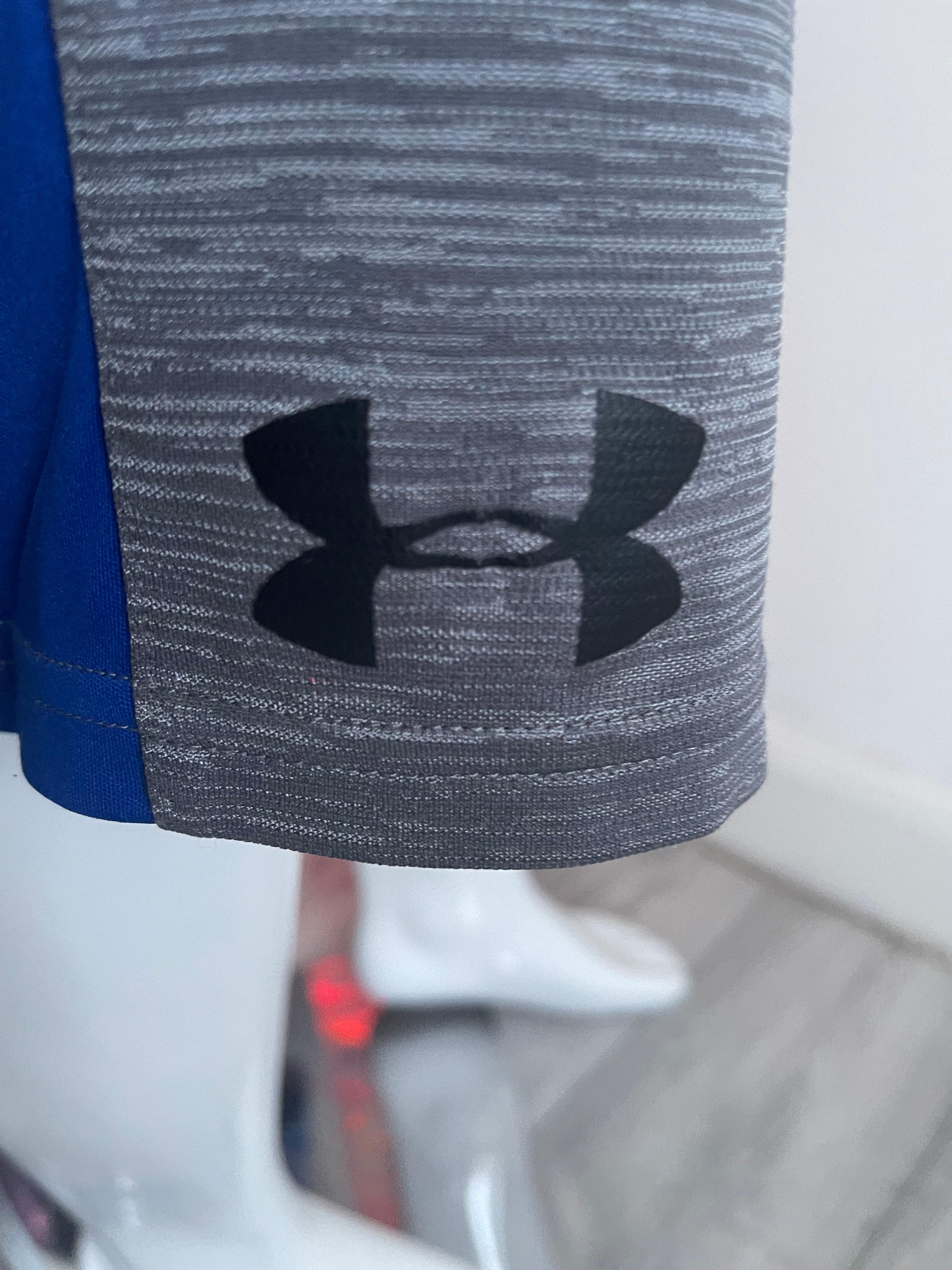Under Armour HeatGear Grey/Blue Shorts With Pockets – YXL