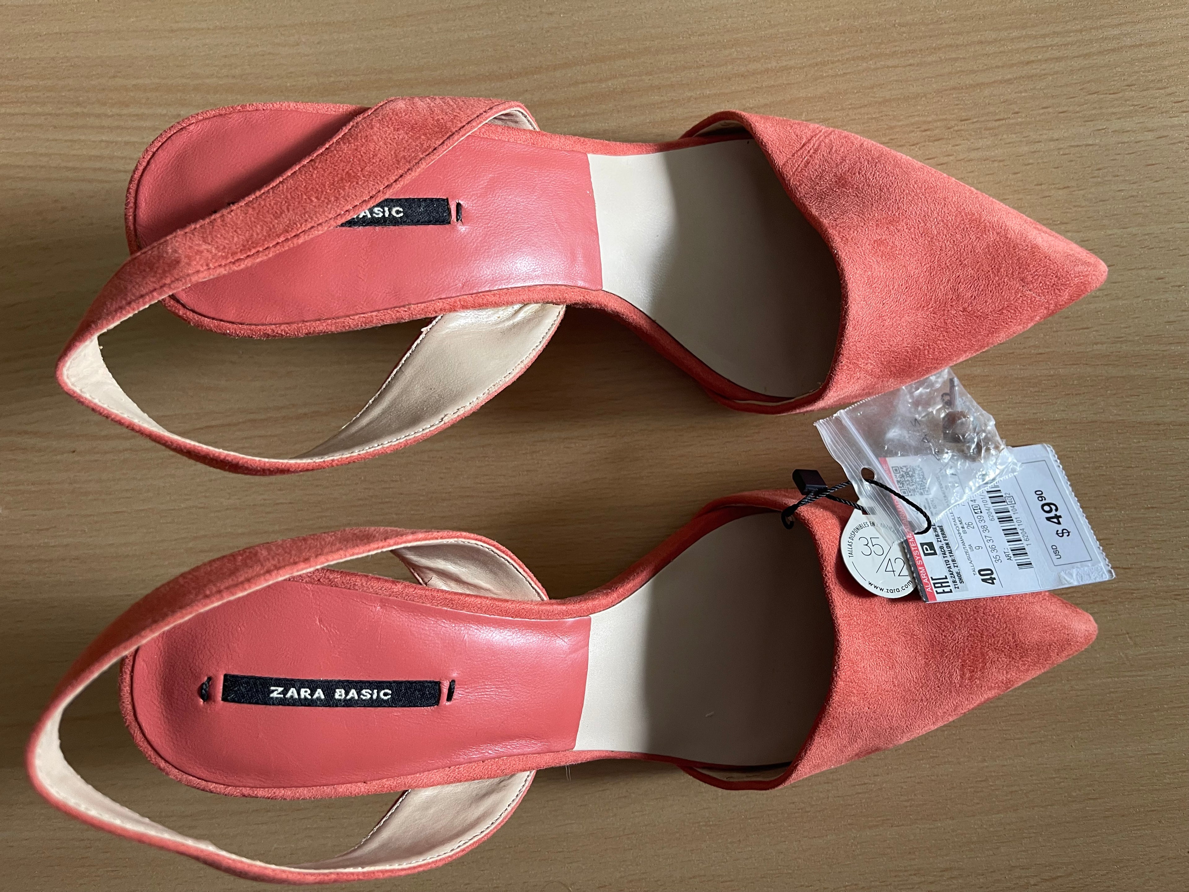 Elegant Zara Basic women’s shoes in a beautiful coral pink colour. 👠