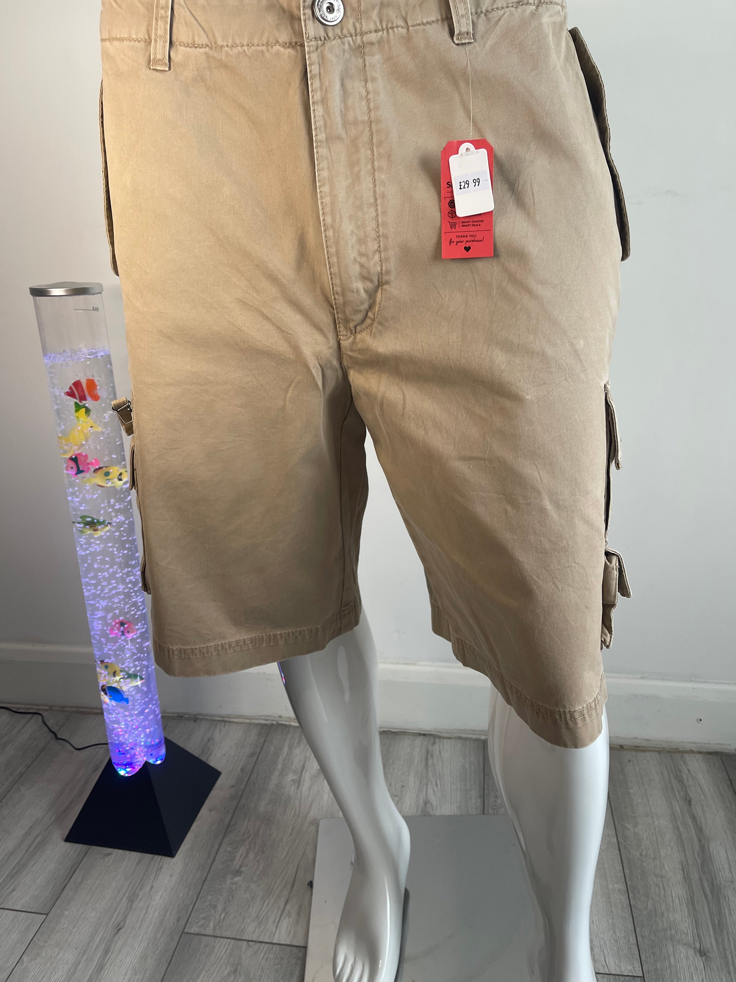 🏷️ Tags:
Tommy Hilfiger, cargo shorts, beige, menswear, classic fit, cotton, W34