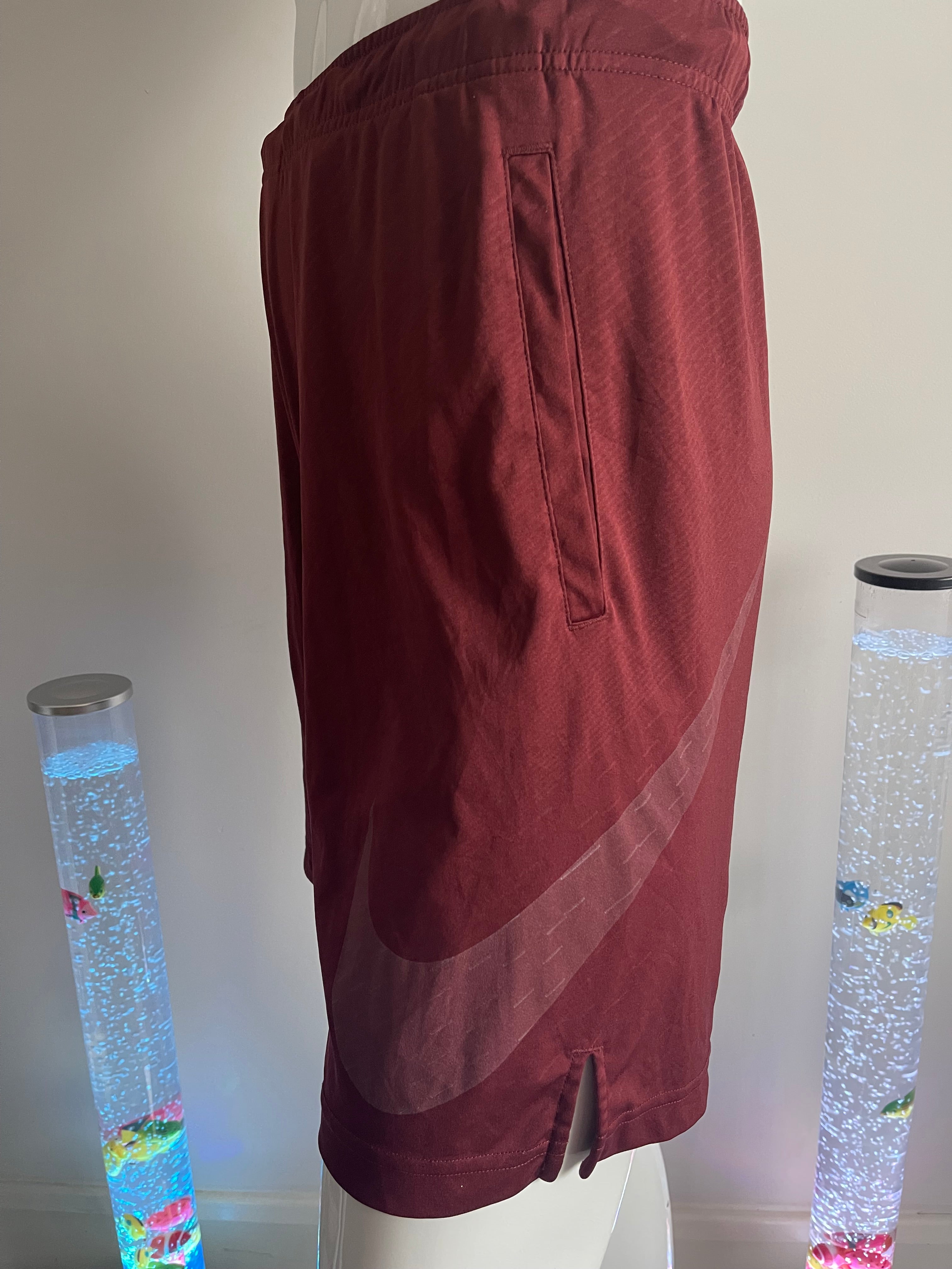 Title: Nike Training Shorts Burgundy Size S with Pockets