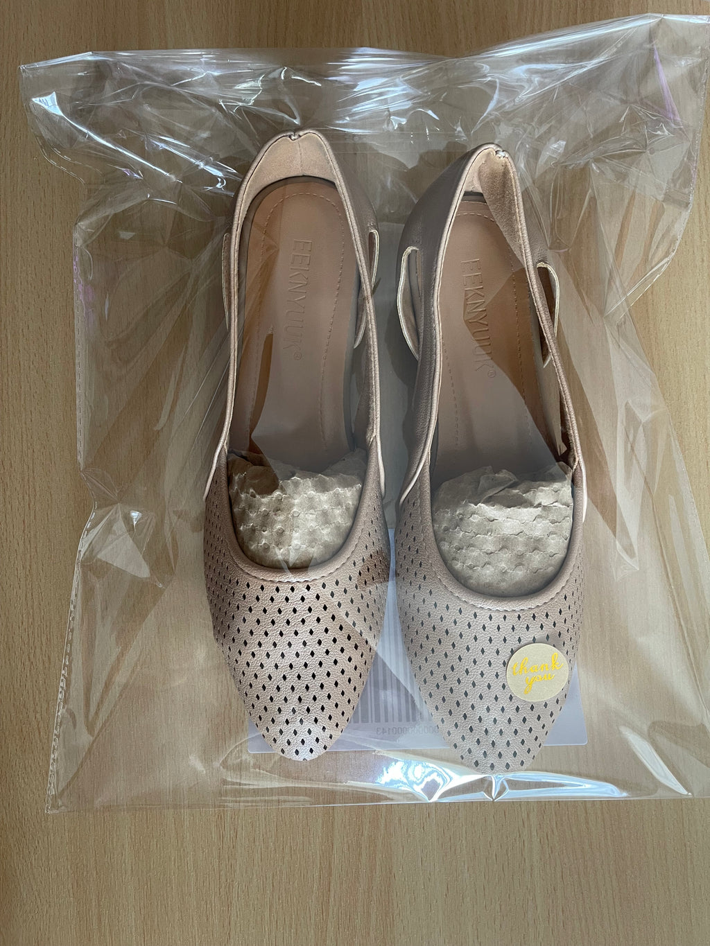 EEKNYUUK Women’s Beige Perforated Flats – EU 40 – New