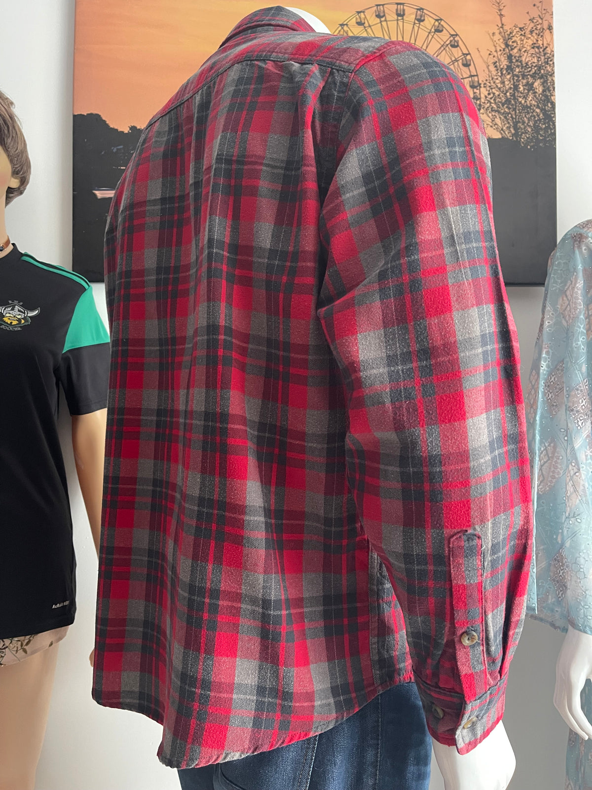 Rugged Wear Men’s Red Check Flannel Shirt Size M